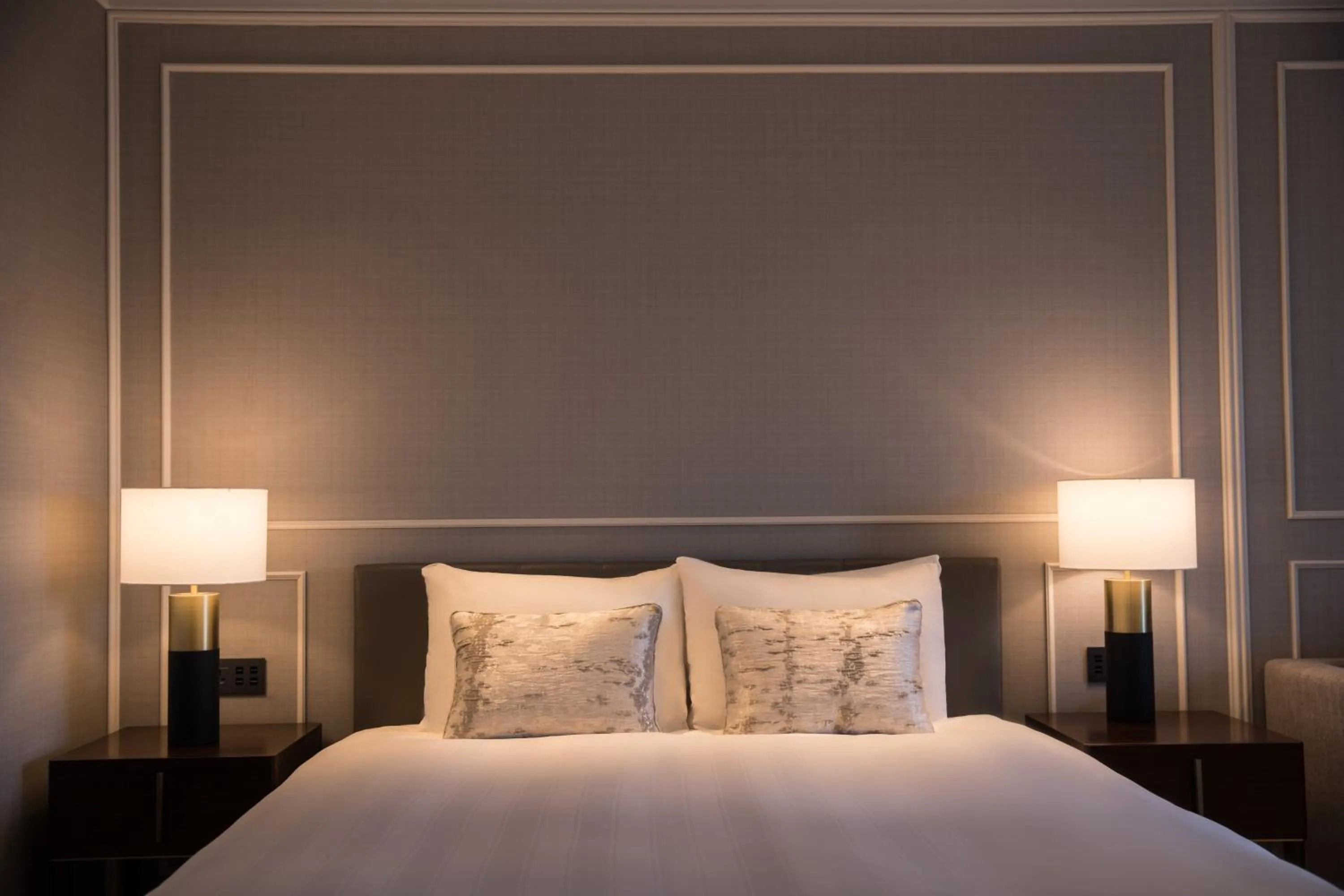 Bedroom, Bed in Lotte Hotel Jeju