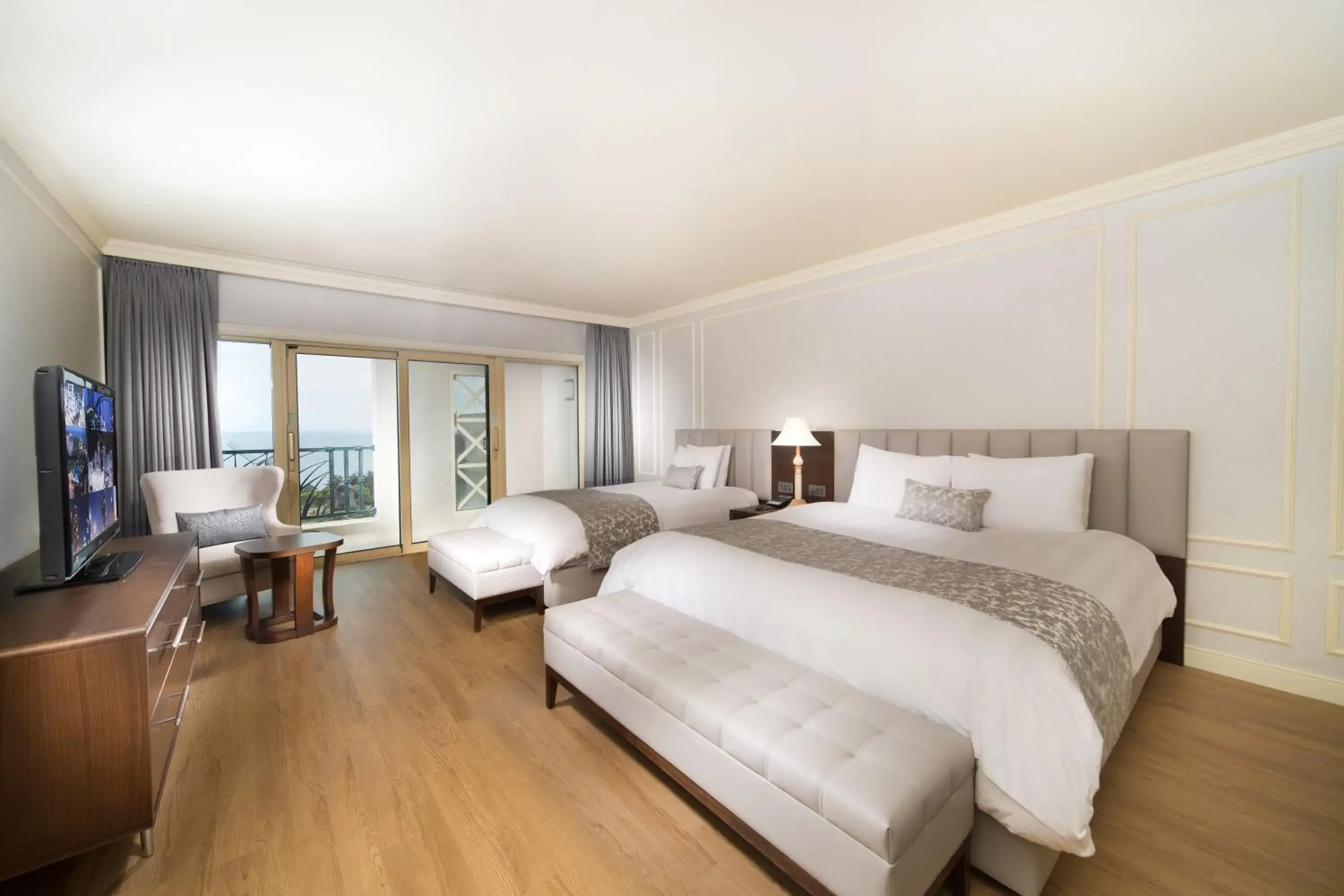 Premier Family Suite with Ocean View in Lotte Hotel Jeju Premier Family Suite with Ocean View in Lotte Hotel Jeju