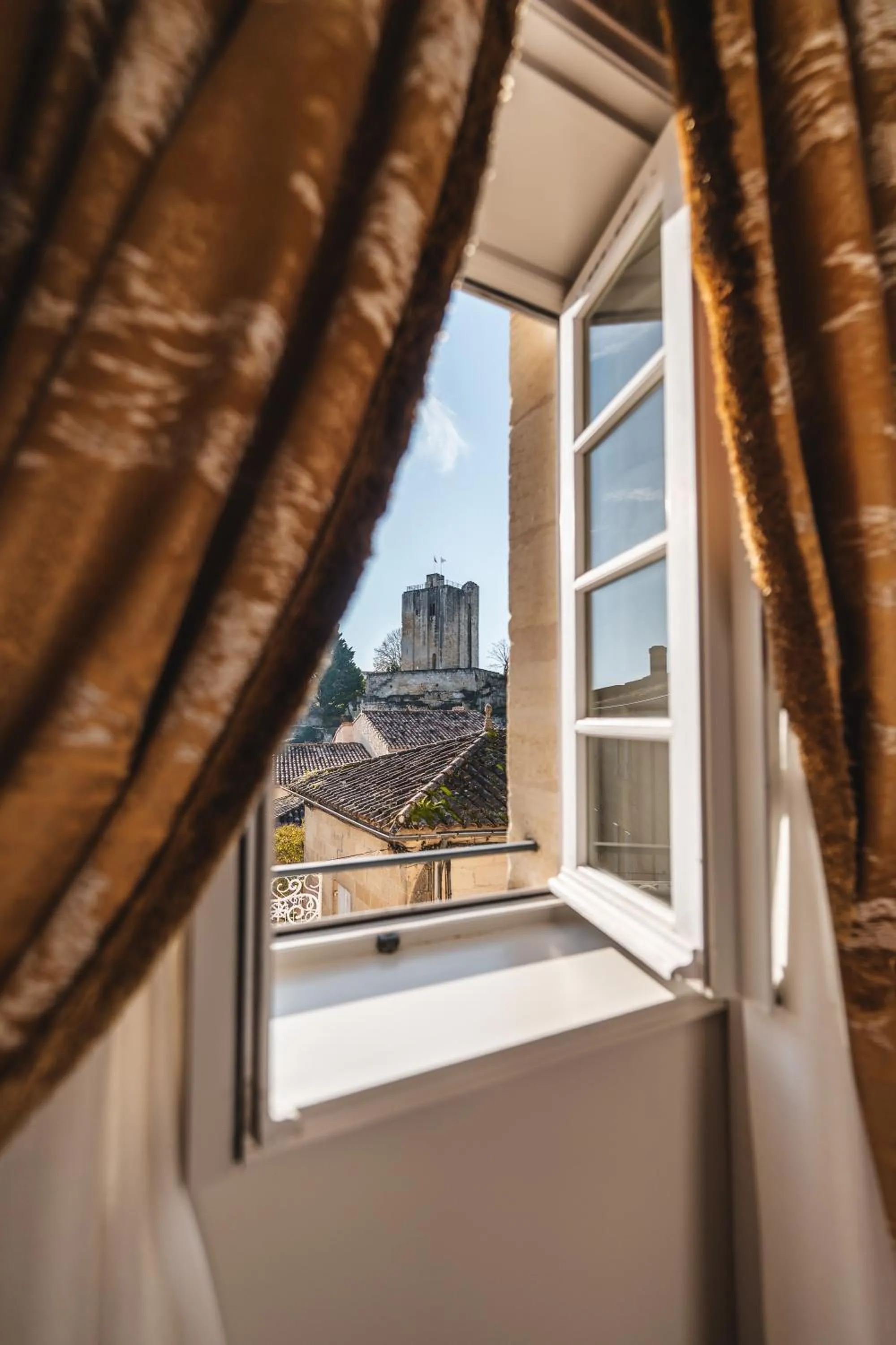 Bedroom in Hôtel de Pavie
