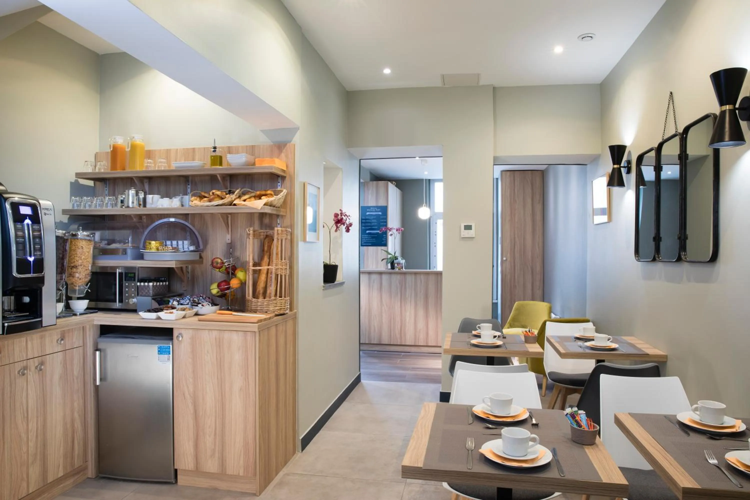 Restaurant/places to eat in Hôtel Moulin Vert