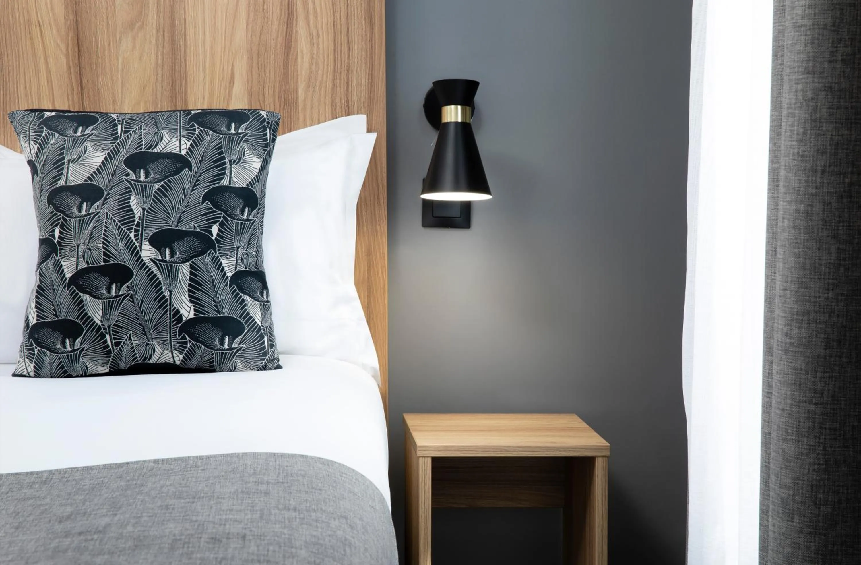 Bed in Hôtel Moulin Vert