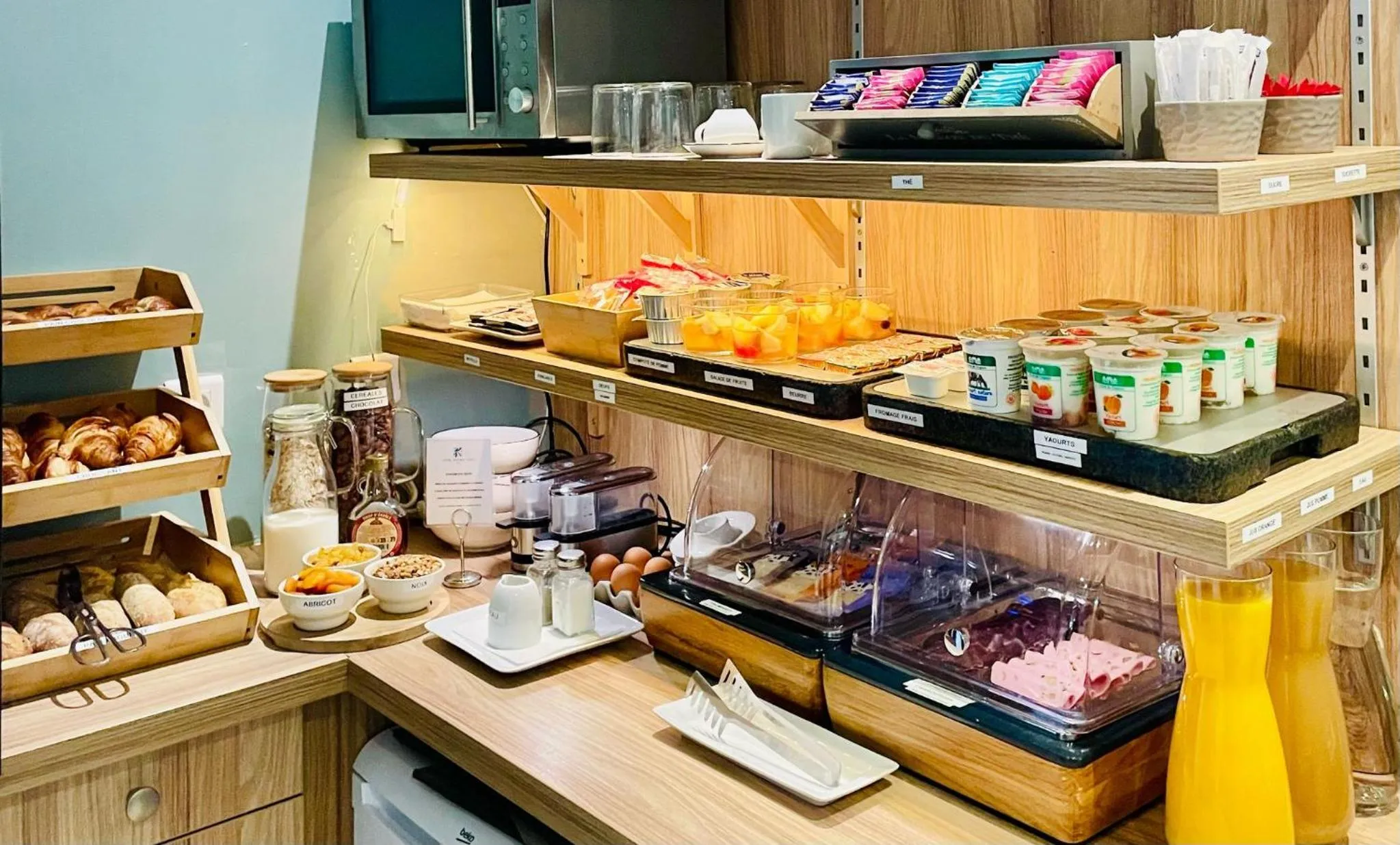 Breakfast in Hôtel Moulin Vert