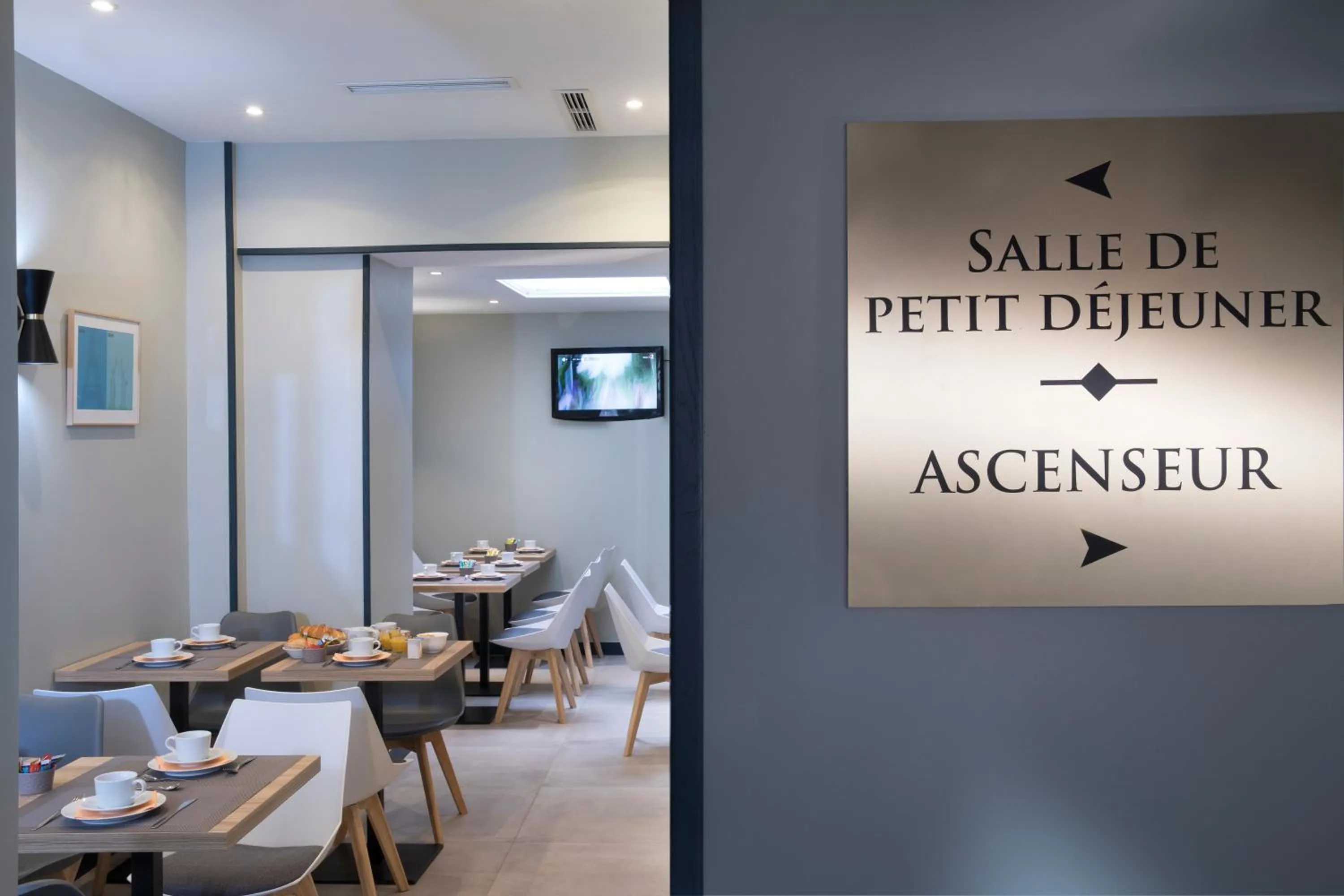 Restaurant/places to eat in Hôtel Moulin Vert