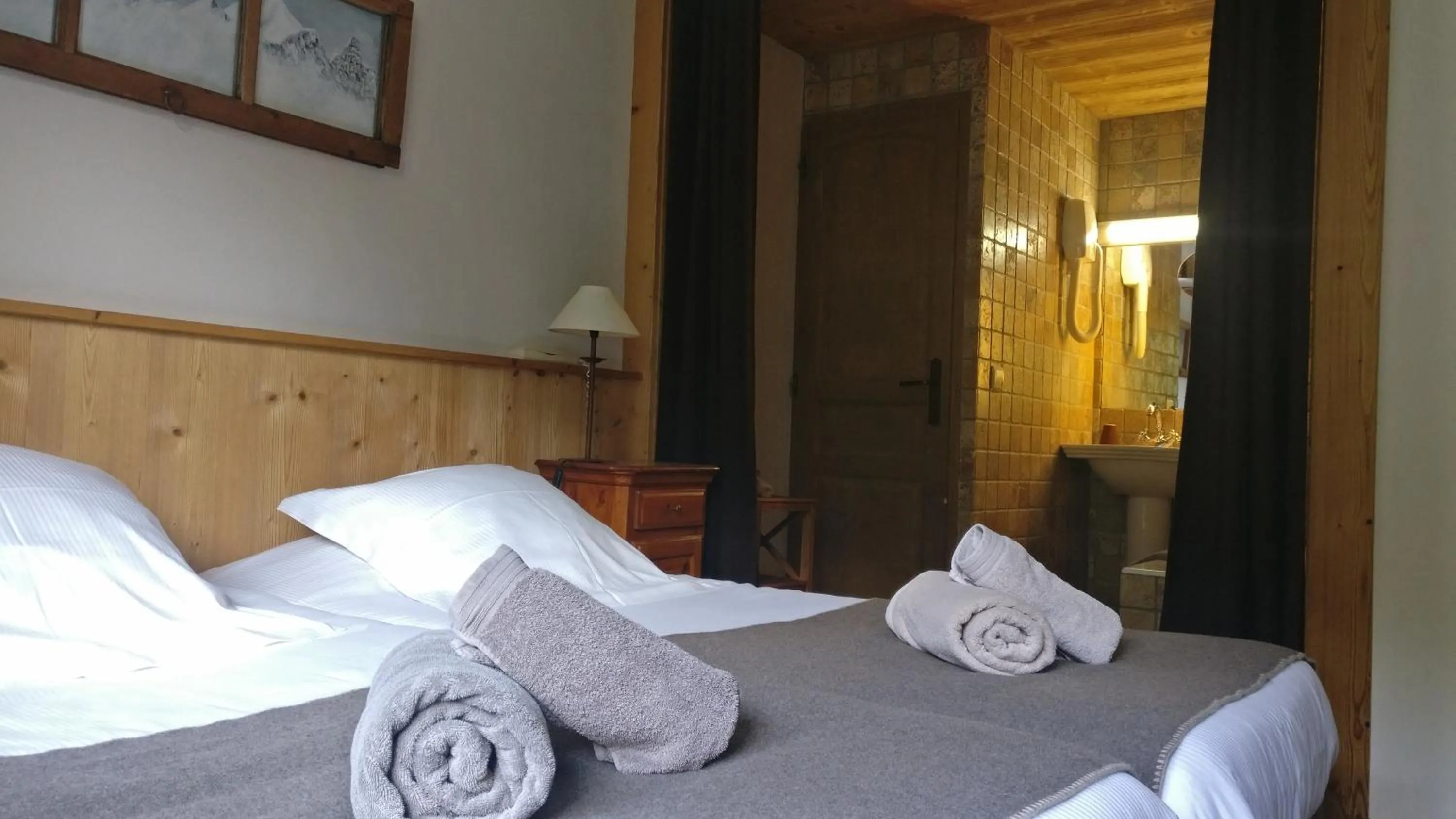 Photo of the whole room, Bed in Hôtel Bellier