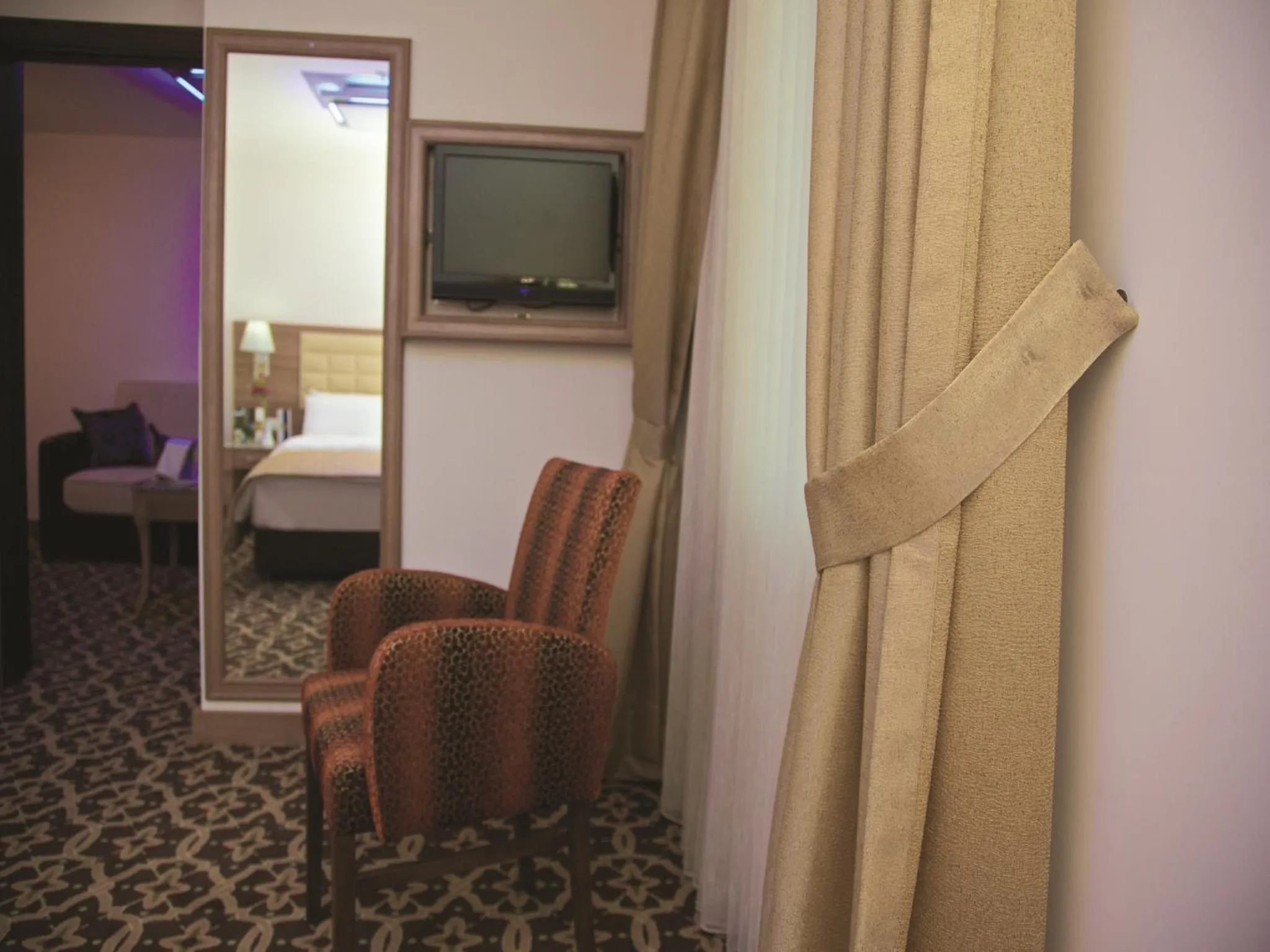 Bedroom in The City Hotel