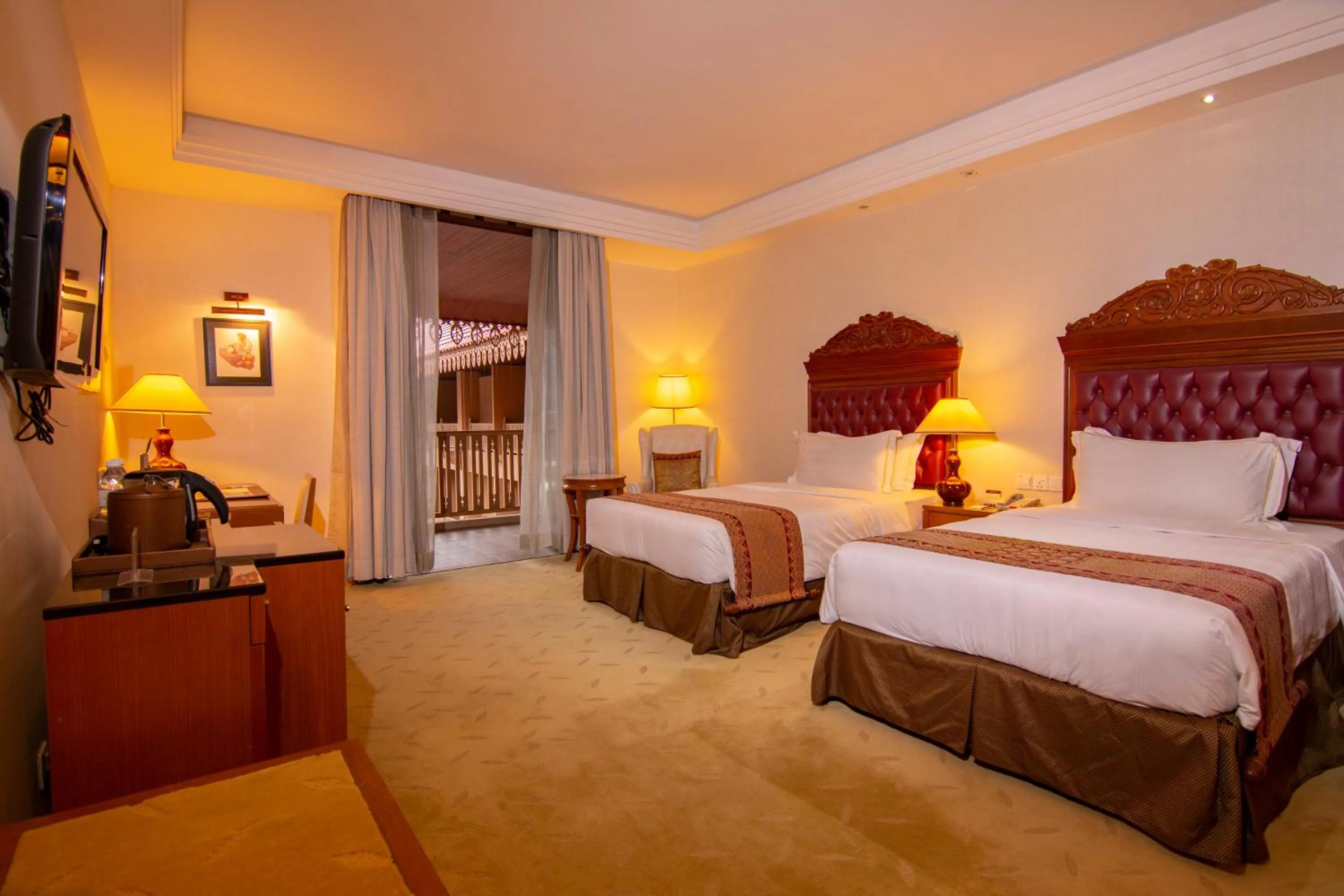 Photo of the whole room, Bed in Royale Chulan Kuala Lumpur