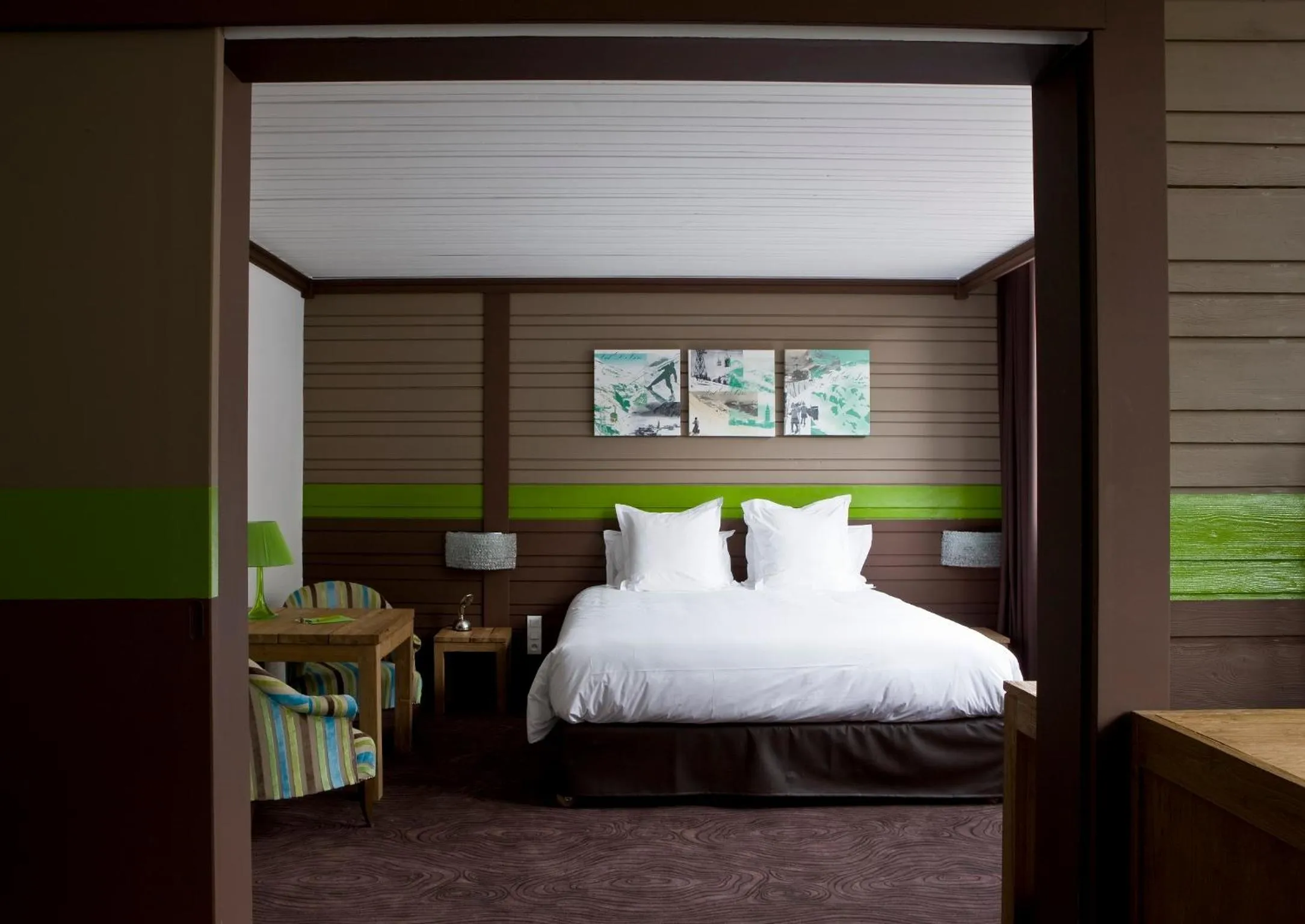 Seating area, Bed in Hotel Ormelune