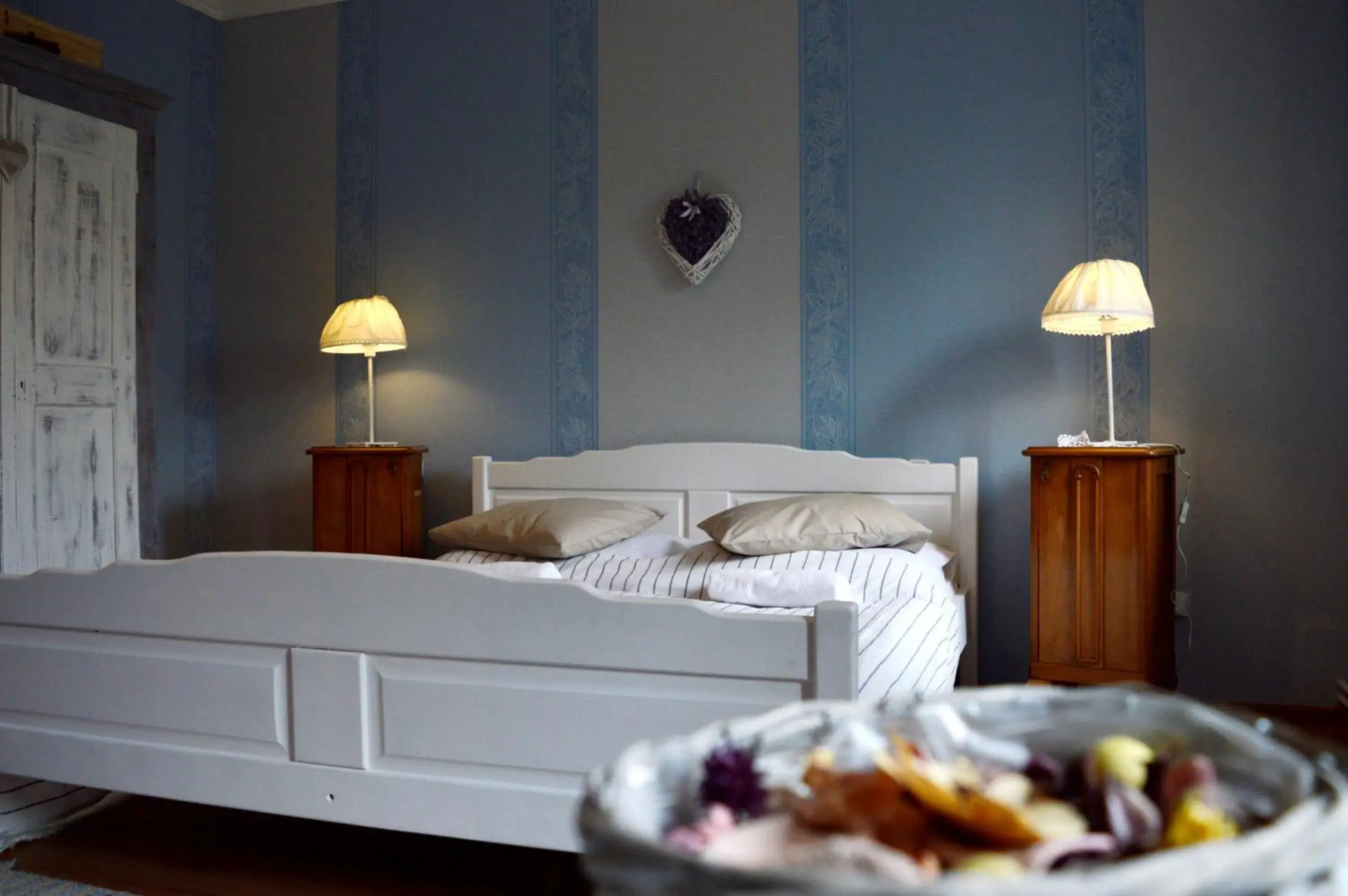 Deluxe Double Room with Bath in Pollushof Panzió és Étterem Deluxe Double Room with Bath in Pollushof Panzió és Étterem