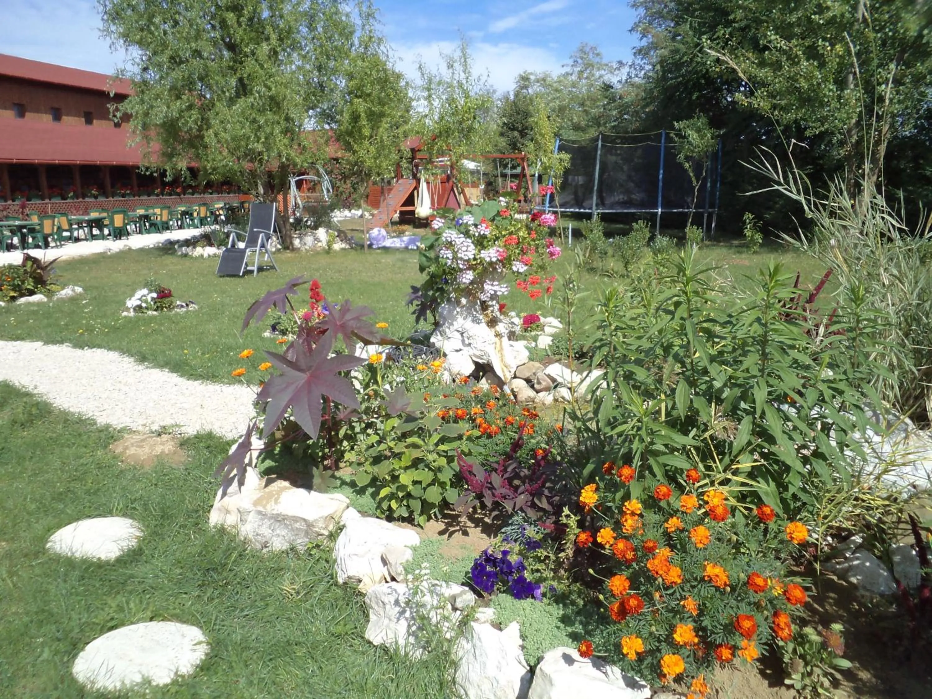 Garden in Pollushof Panzió és Étterem
