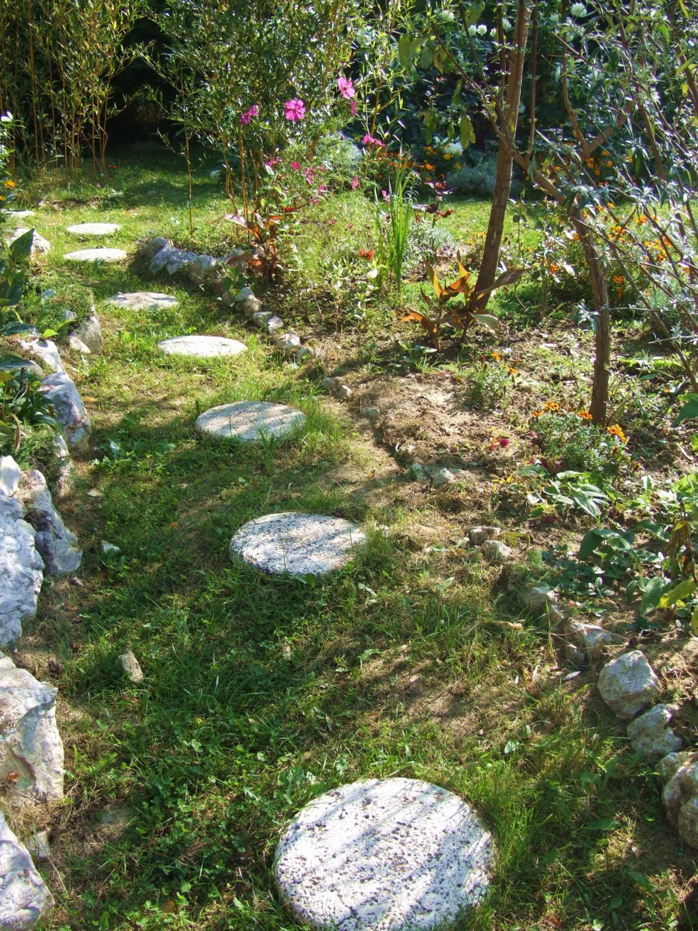 Garden in Pollushof Panzió és Étterem