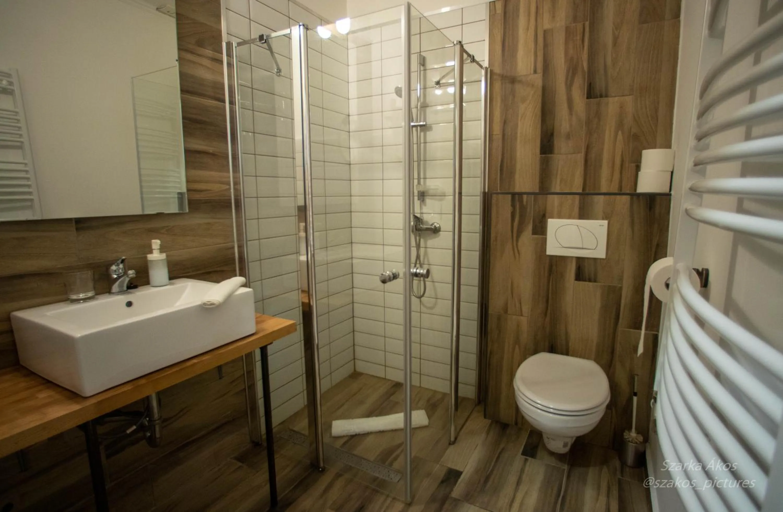 Triple Room with Private Bathroom in Pollushof Panzió és Étterem