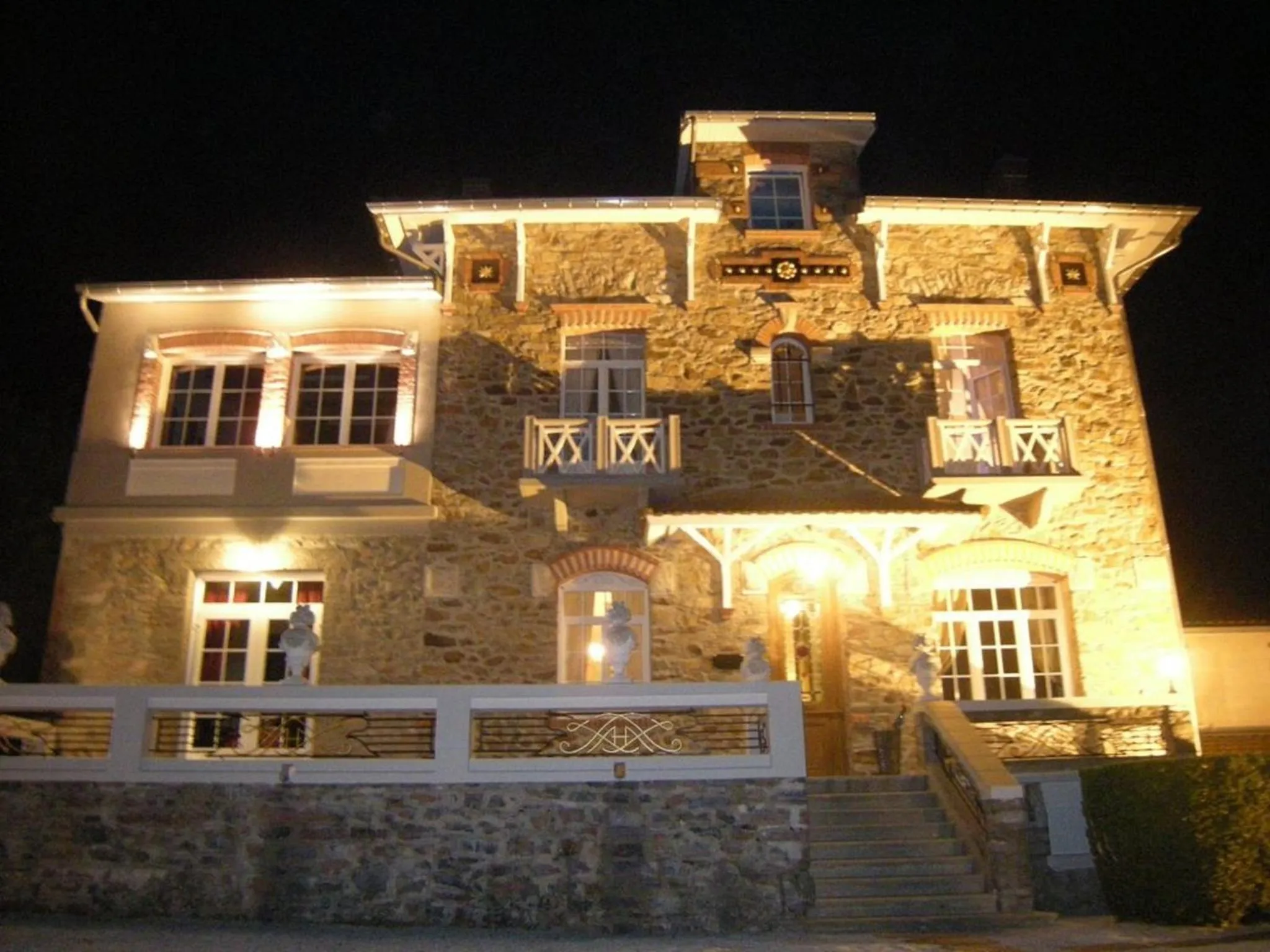 Facade/entrance in Demeure de Flore