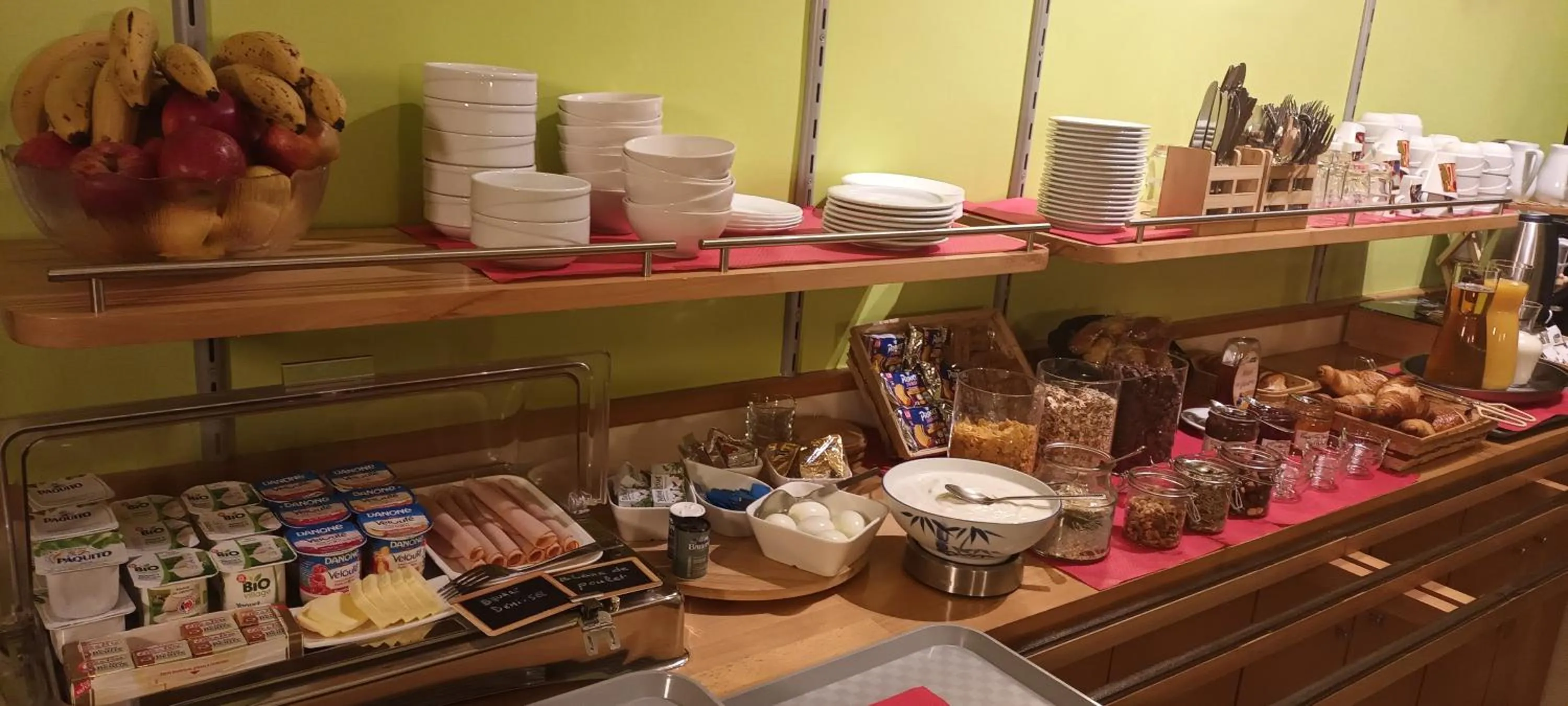 Breakfast in Logis Hôtel La Résidence, Cognac Centre