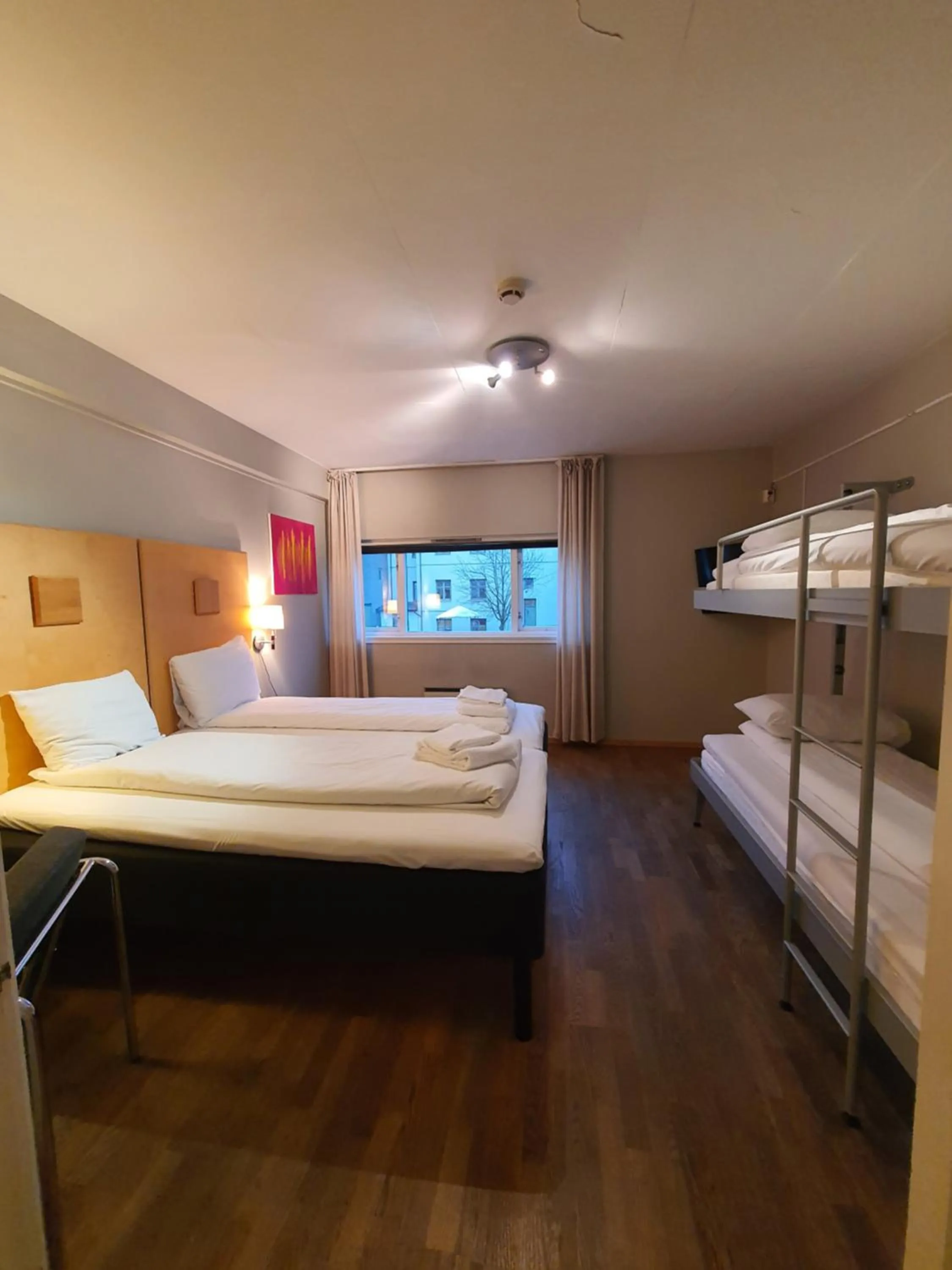 Standard Family Room (2 Adults + 1 Child) in Hotel Breiseth