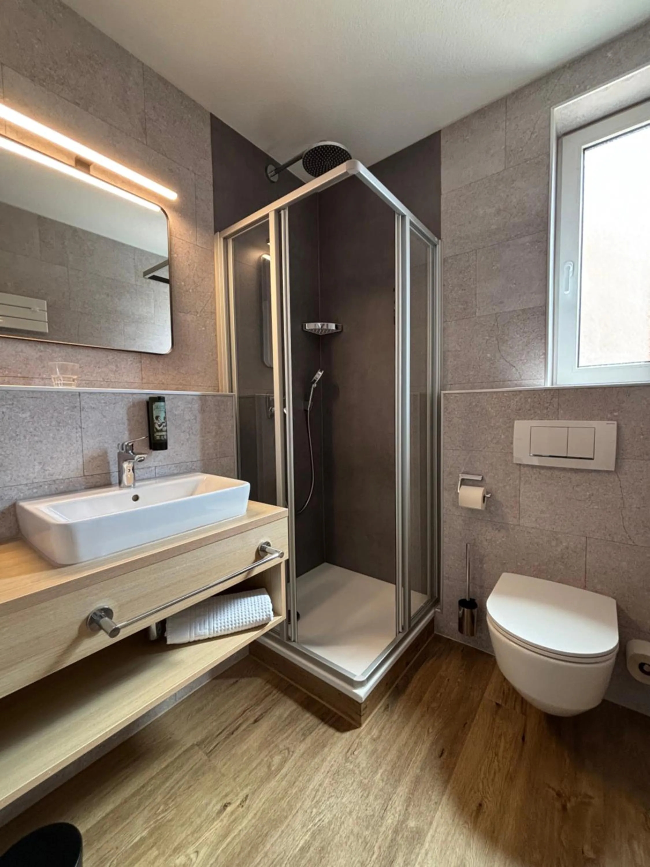 Shower in Hotel am Stadthaus