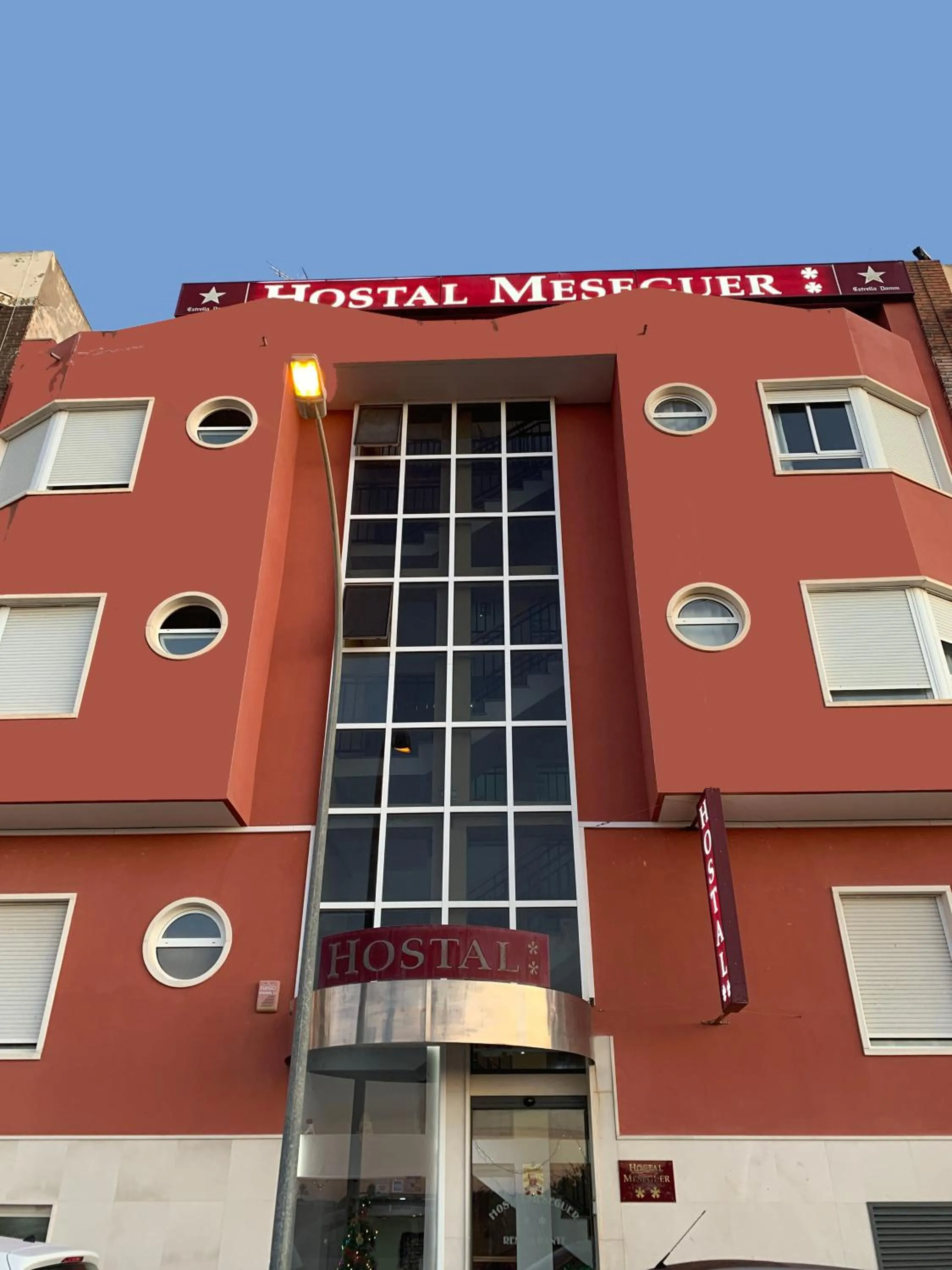 Property building in Hostal Meseguer