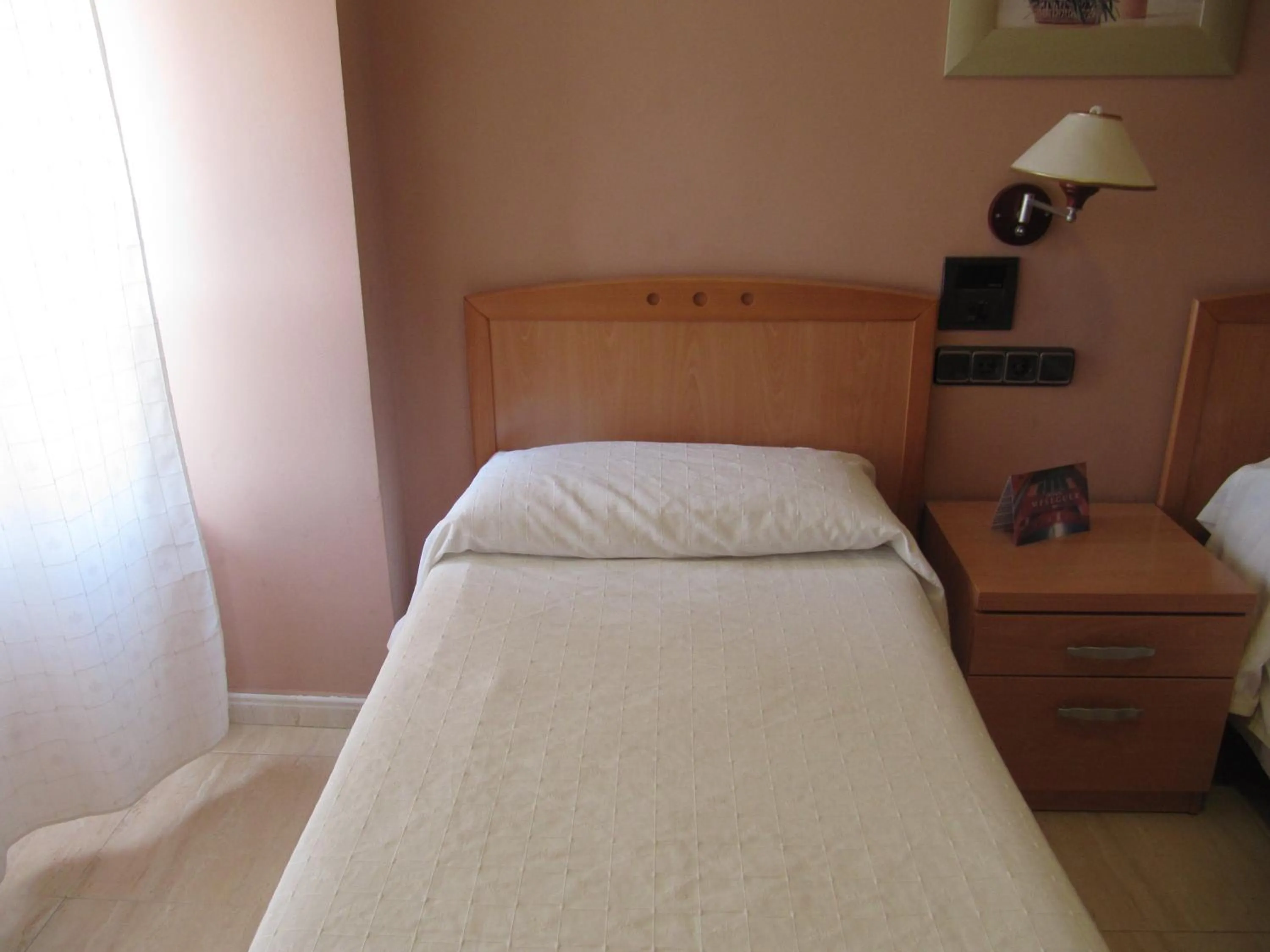 Bedroom, Bed in Hostal Meseguer