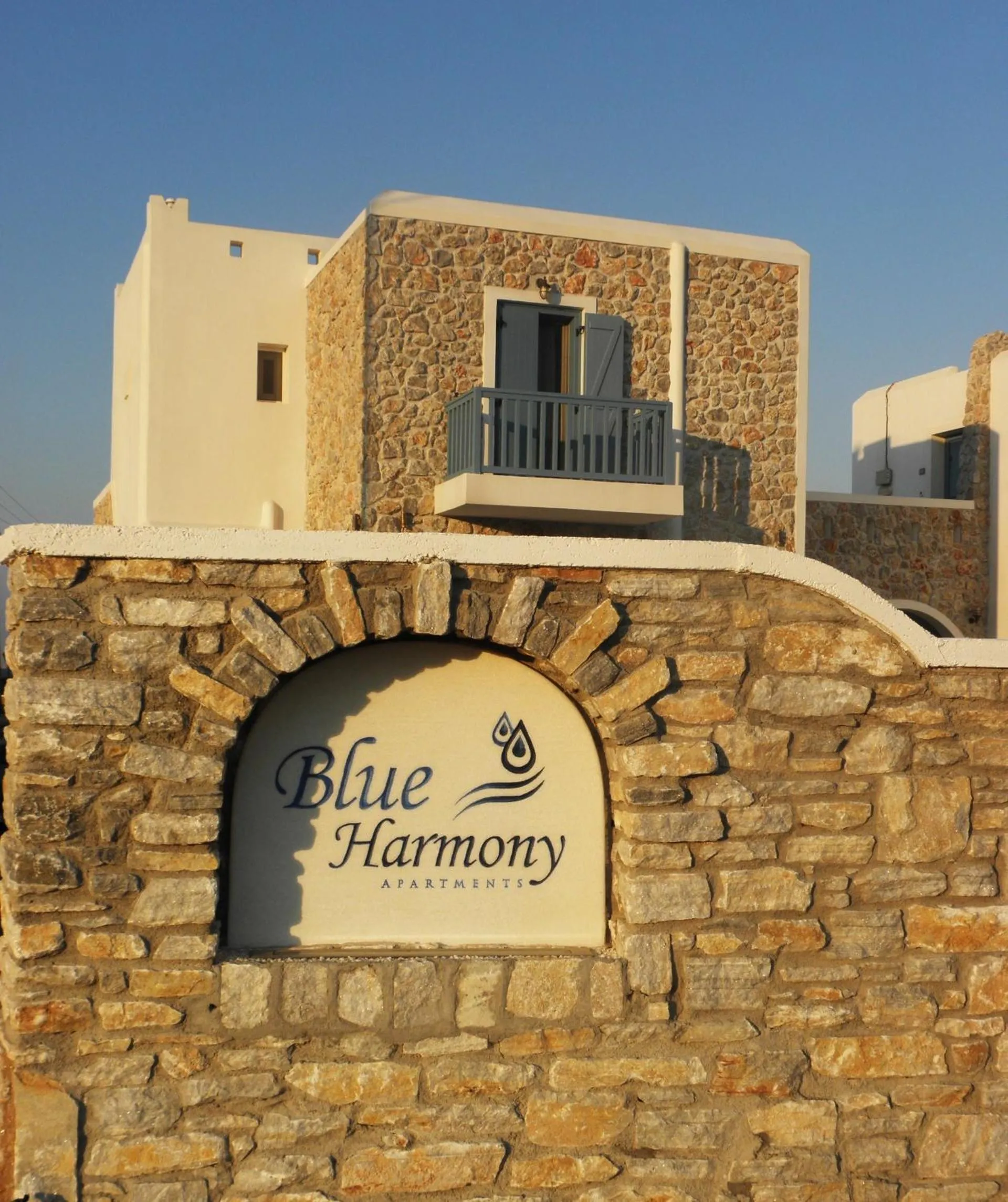 Facade/entrance in Blue Harmony Apartments