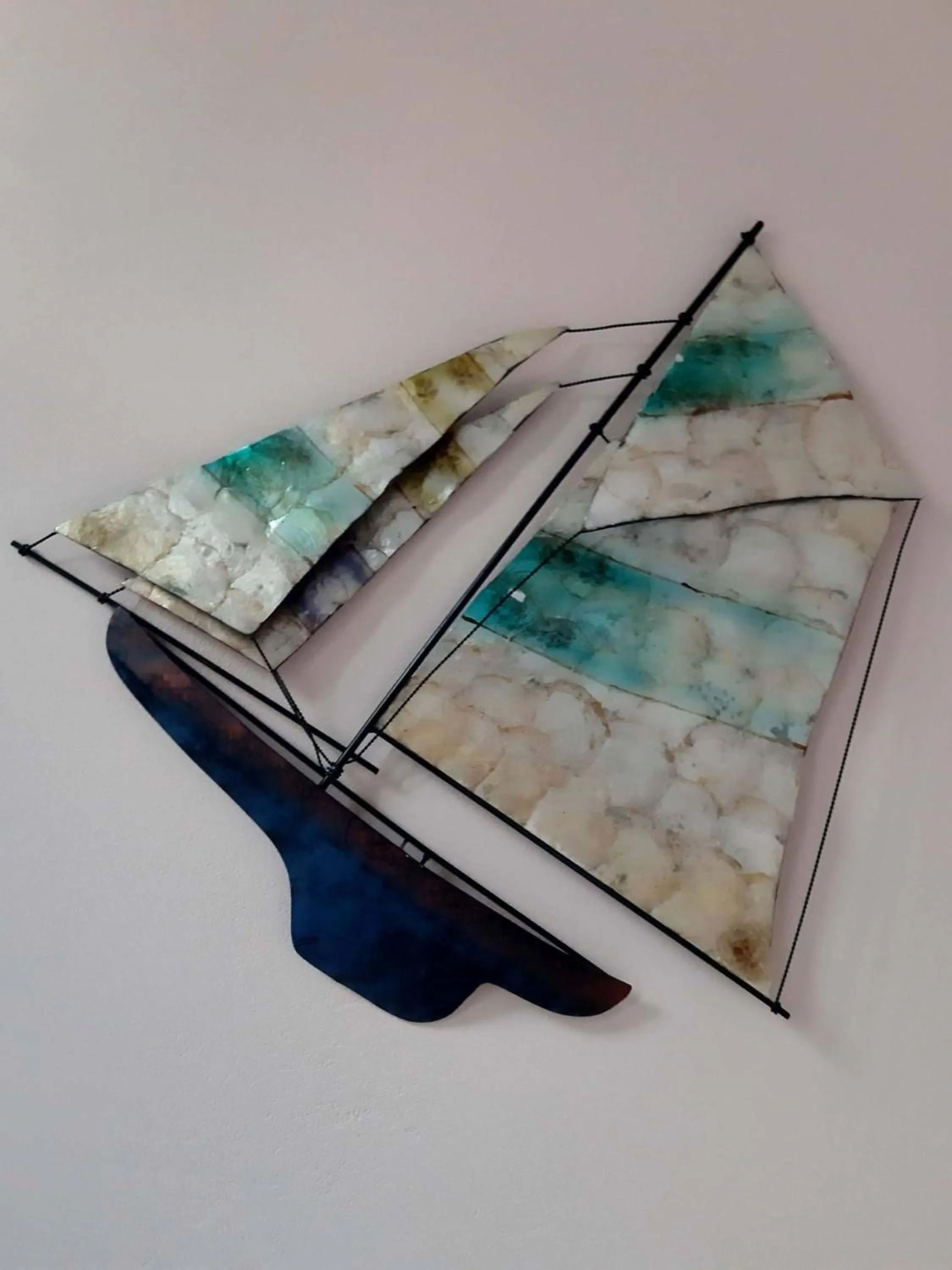 Decorative detail in Blue Harmony Apartments