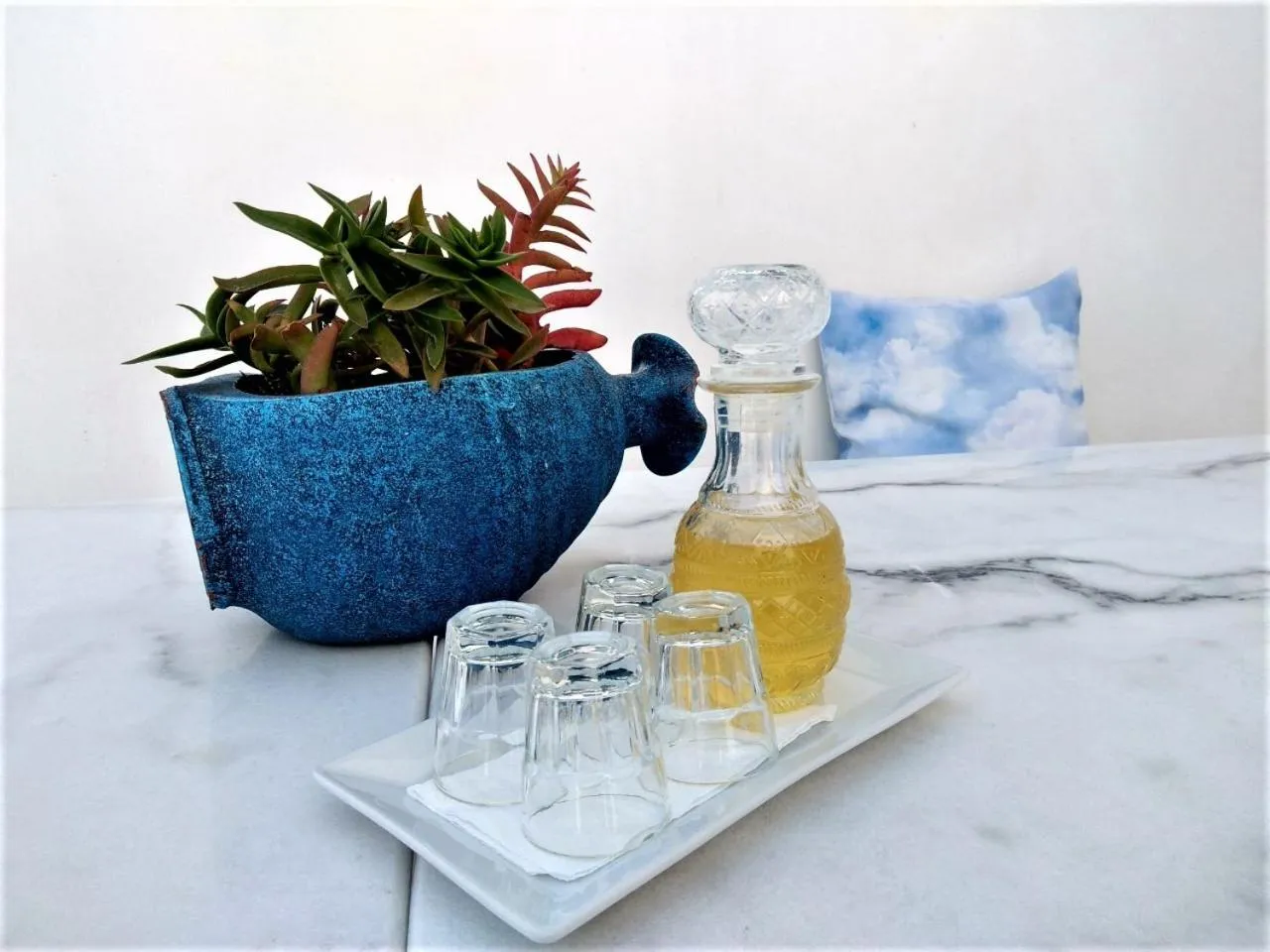 Food and drinks in Blue Harmony Apartments