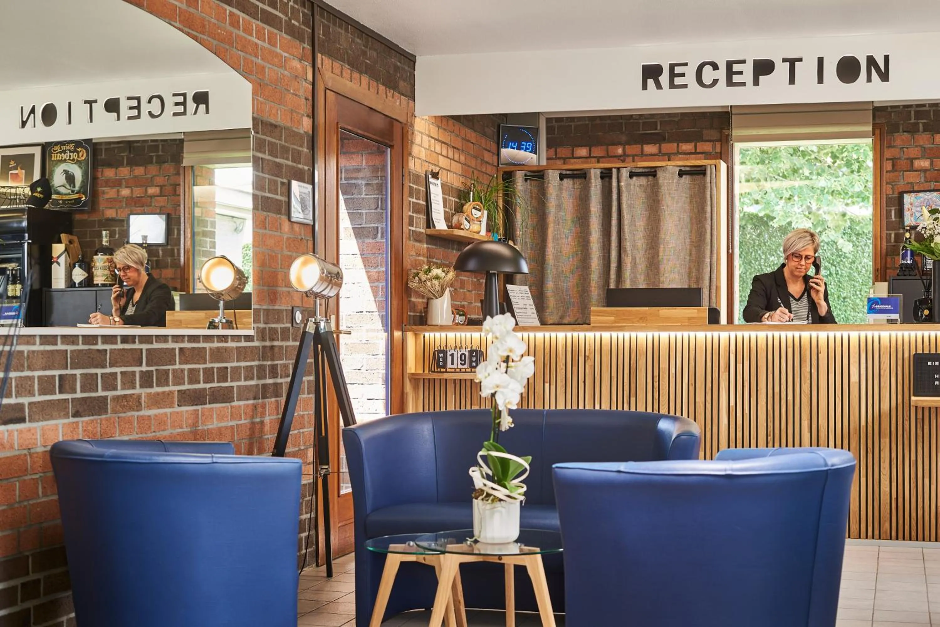 Lobby or reception in Hôtel Agena