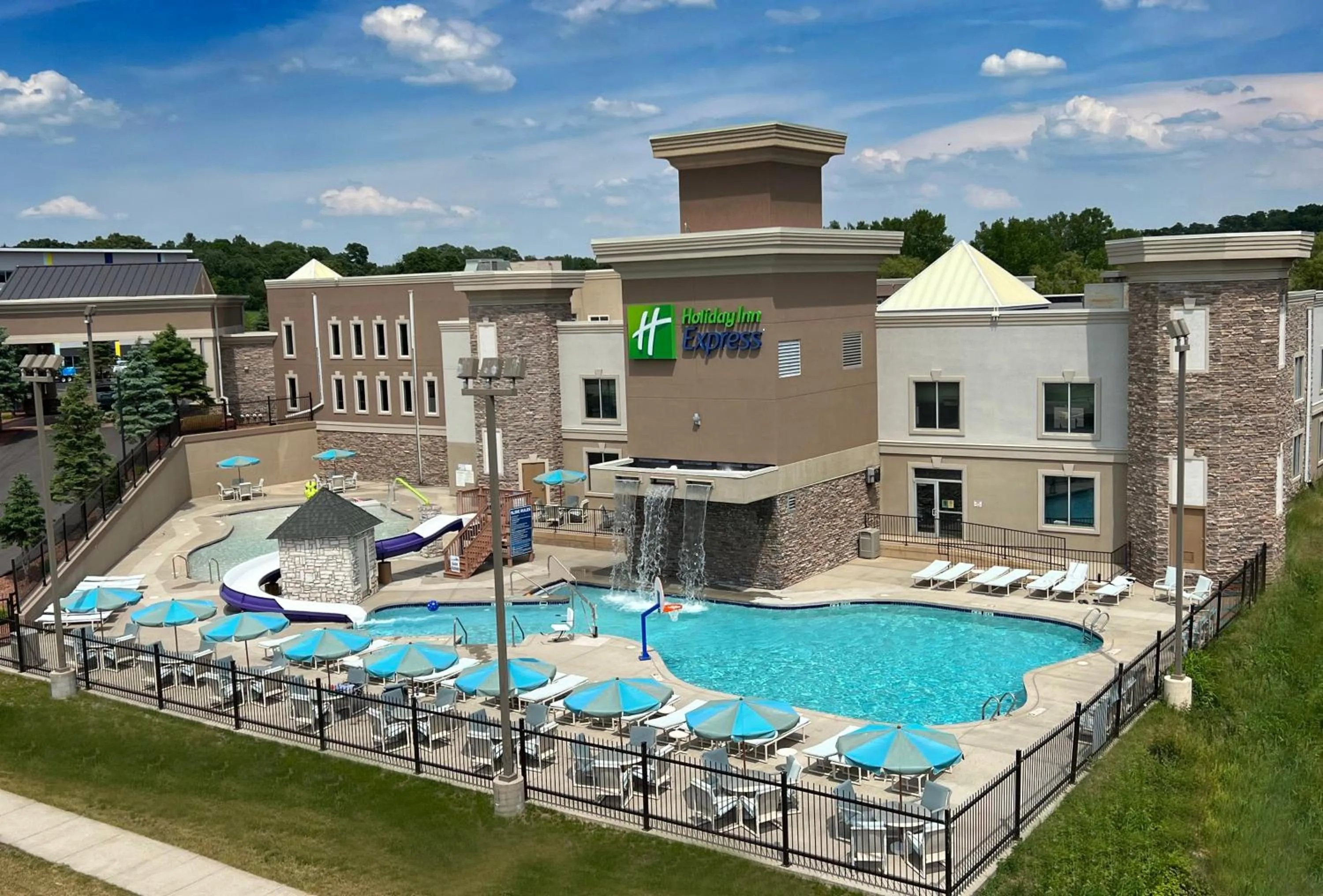 Property building in Holiday Inn Express Wisconsin Dells by IHG