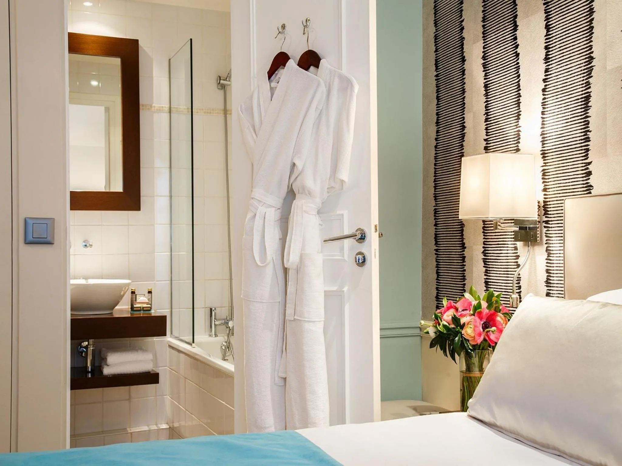 Bedroom, Bed in Le Clos Medicis