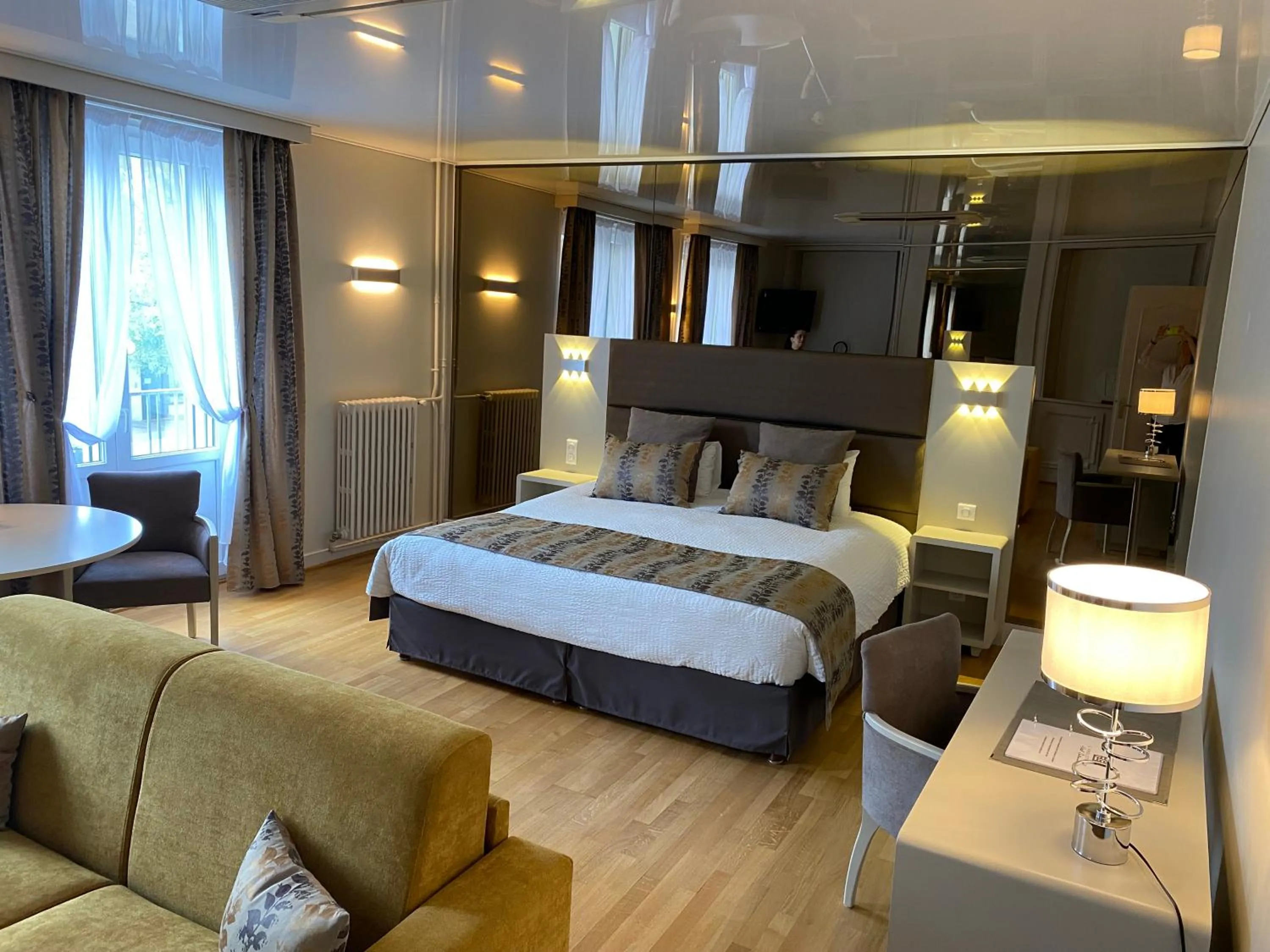 Bed in Hotel d'Angleterre