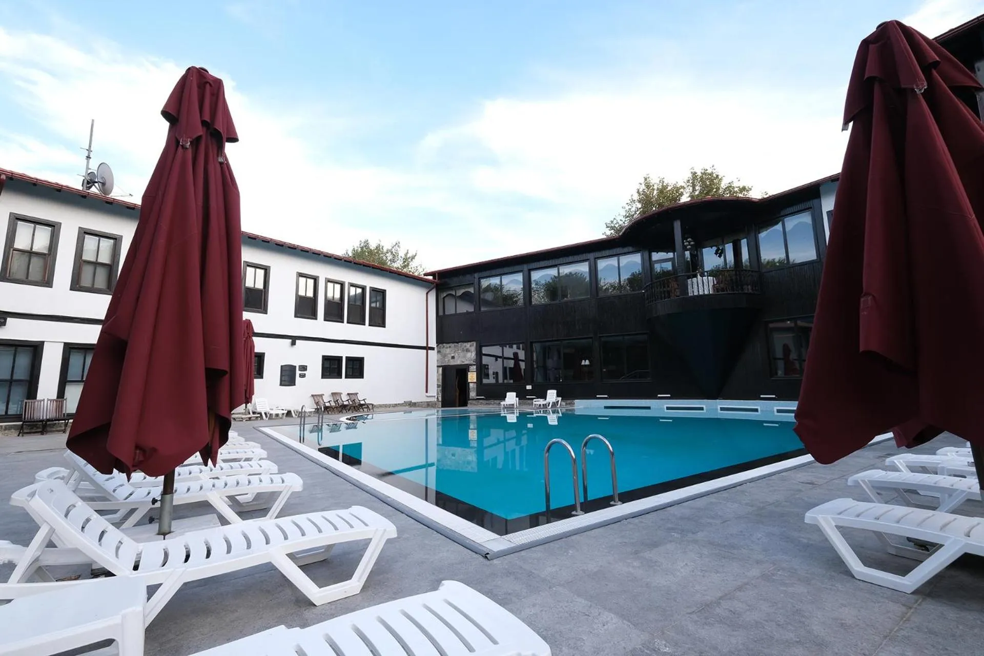 Swimming pool in Otantik Hotel & Spa
