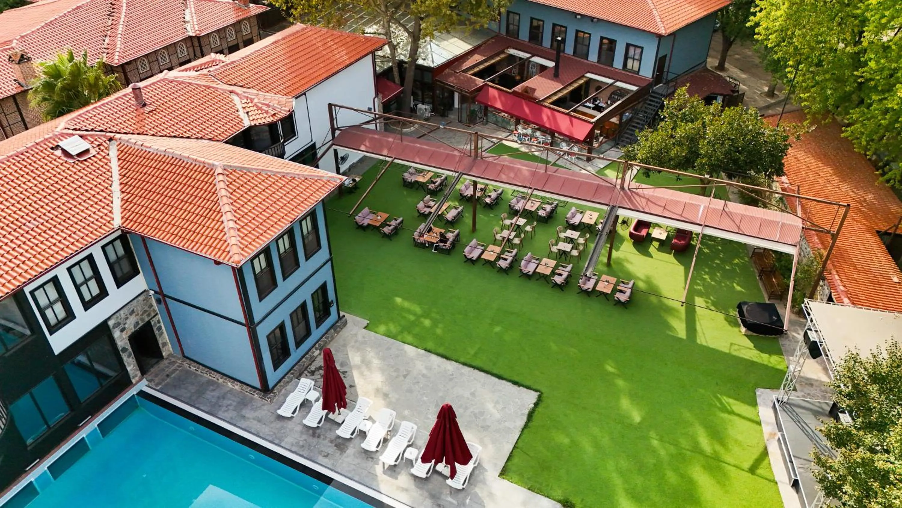 Swimming pool in Otantik Hotel & Spa