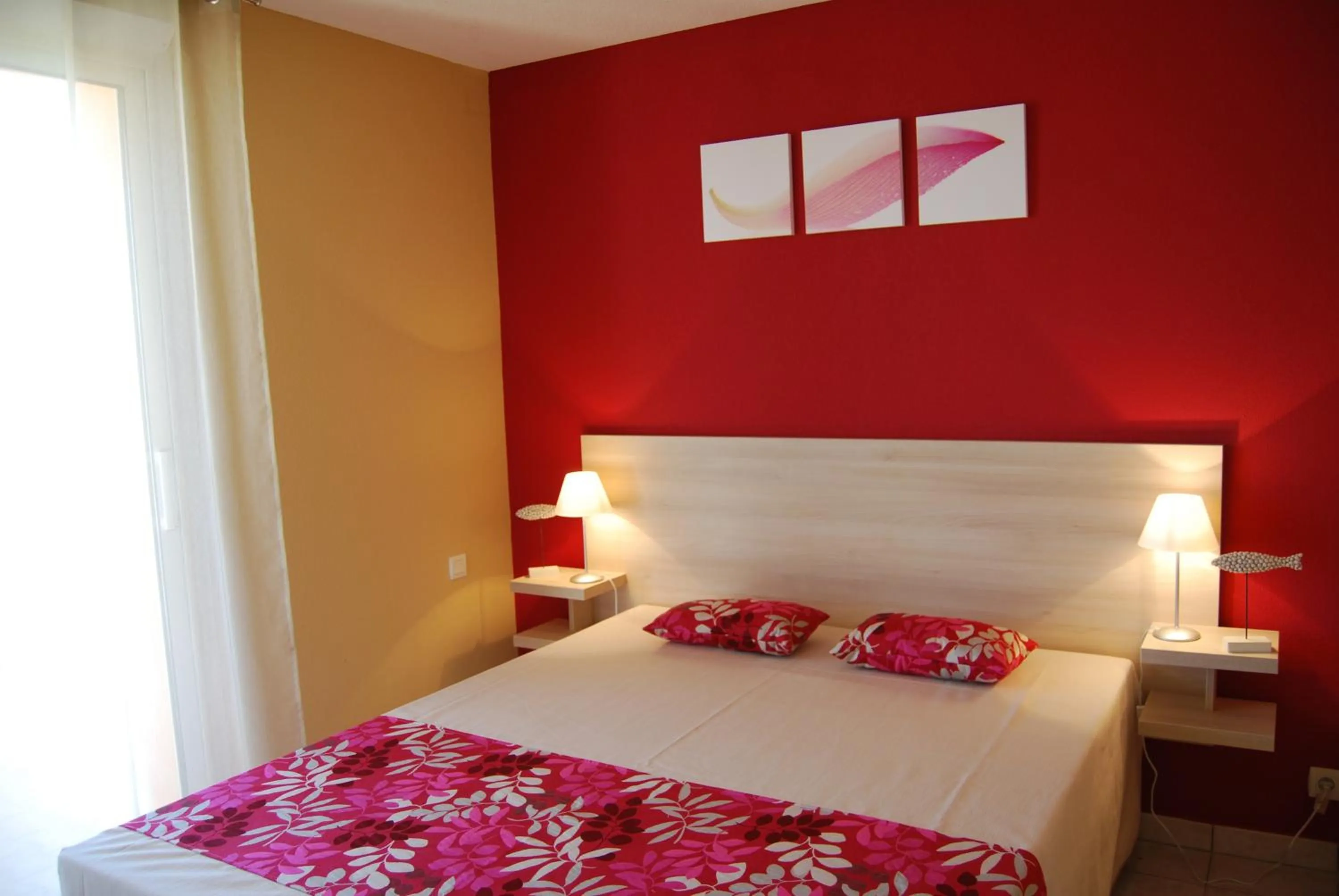Bedroom, Bed in Lagrange Grand Bleu Vacances – Résidence Le Mas de Torreilles