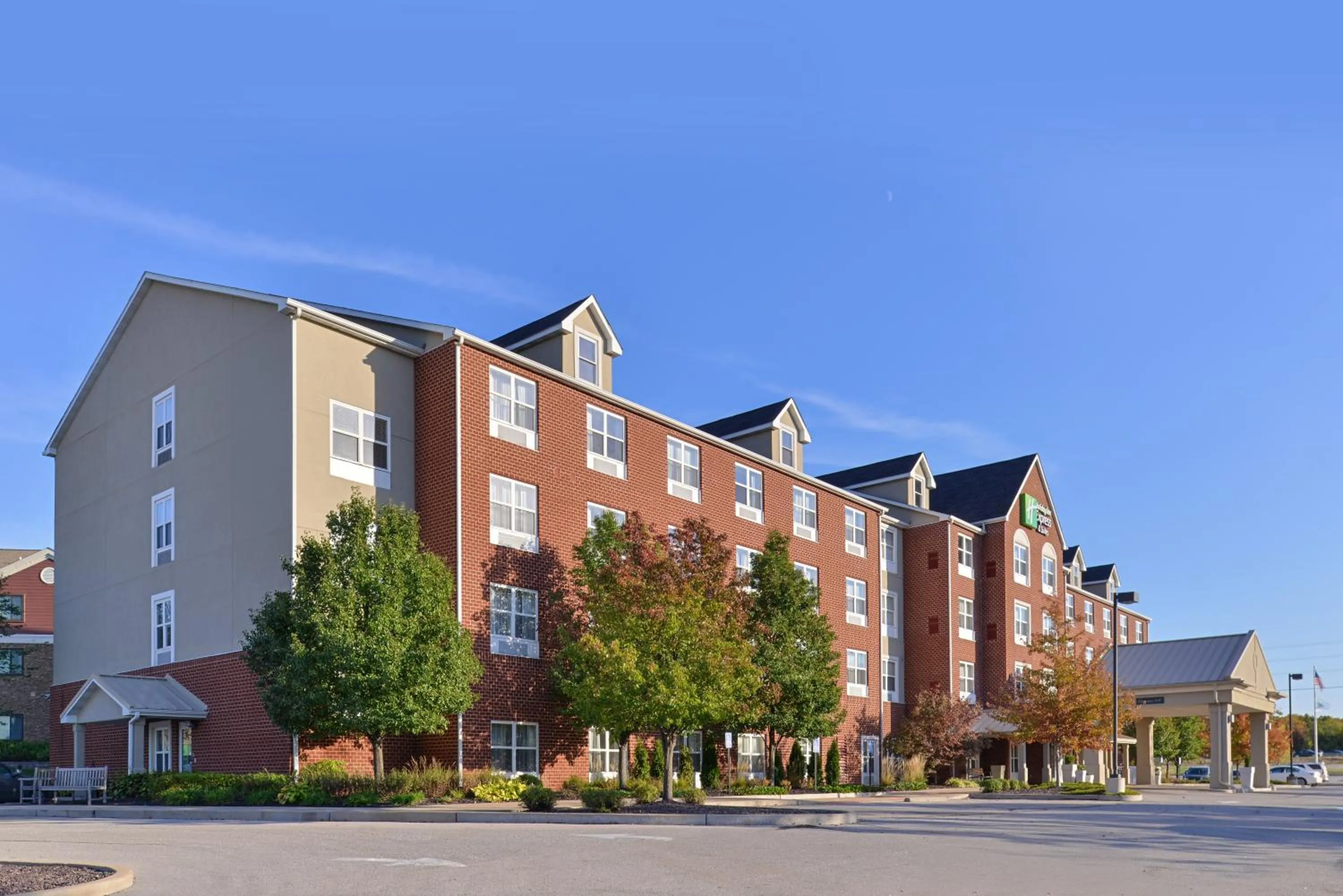 Property building in Holiday Inn Express Hotel & Suites St. Louis West-O'Fallon by IHG