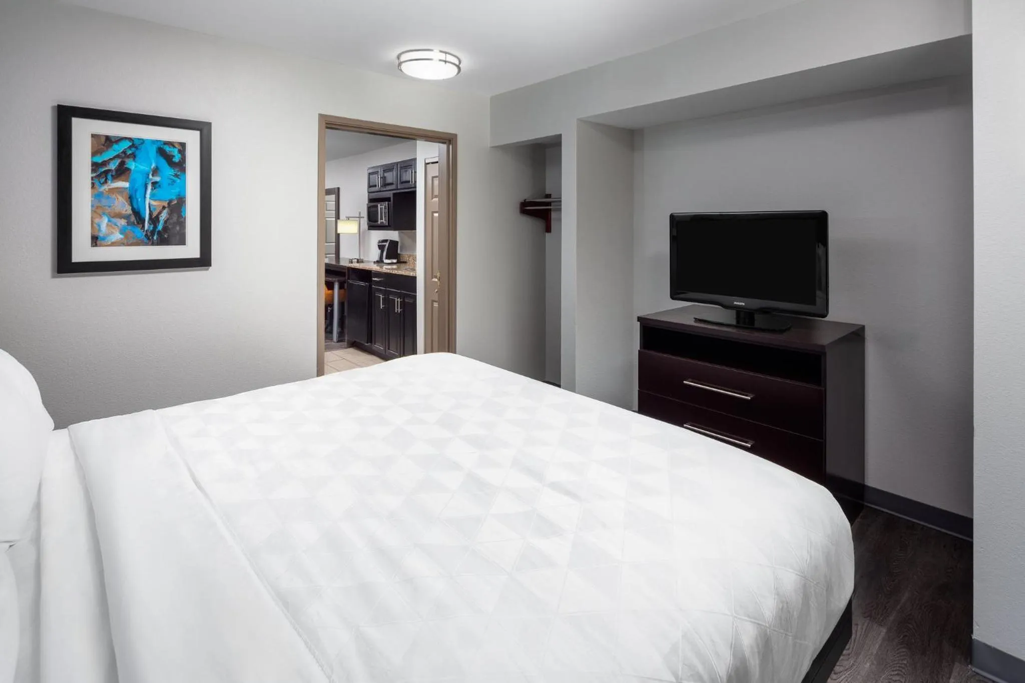 Photo of the whole room, Bed in Holiday Inn Express Hotel & Suites St. Louis West-O'Fallon by IHG