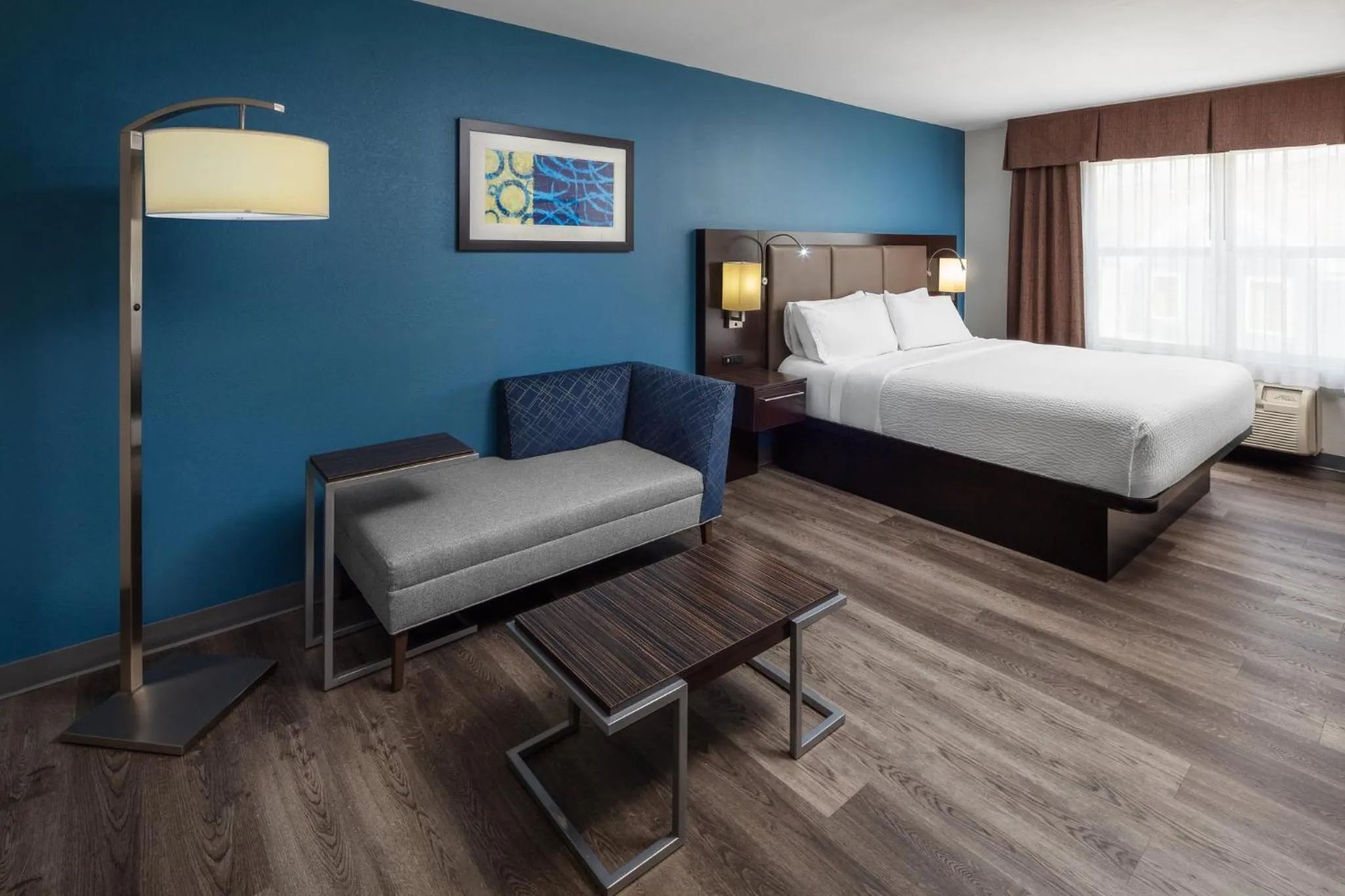 Photo of the whole room, Bed in Holiday Inn Express Hotel & Suites St. Louis West-O'Fallon by IHG