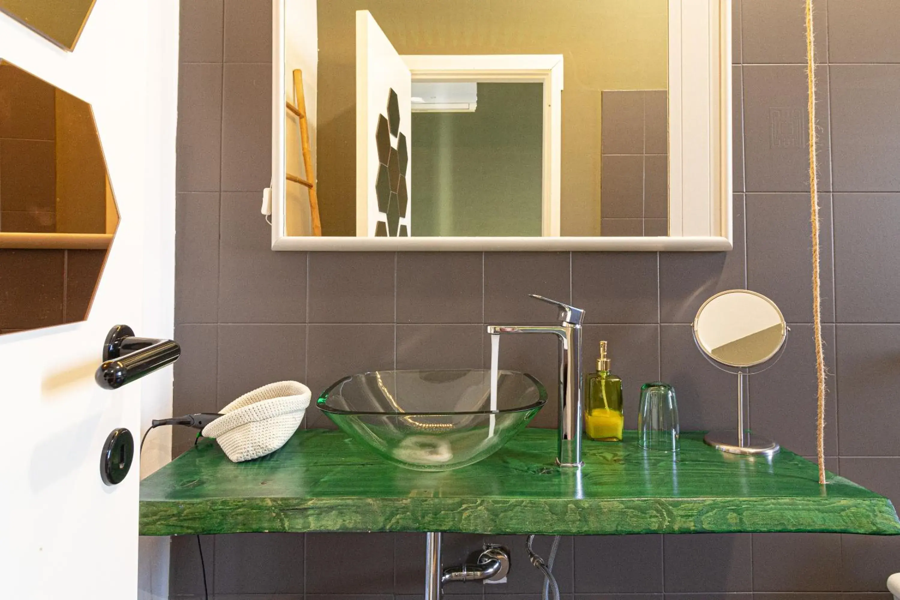 Double Room with Private Bathroom - single occupancy in Lotus House Double Room with Private Bathroom - single occupancy in Lotus House