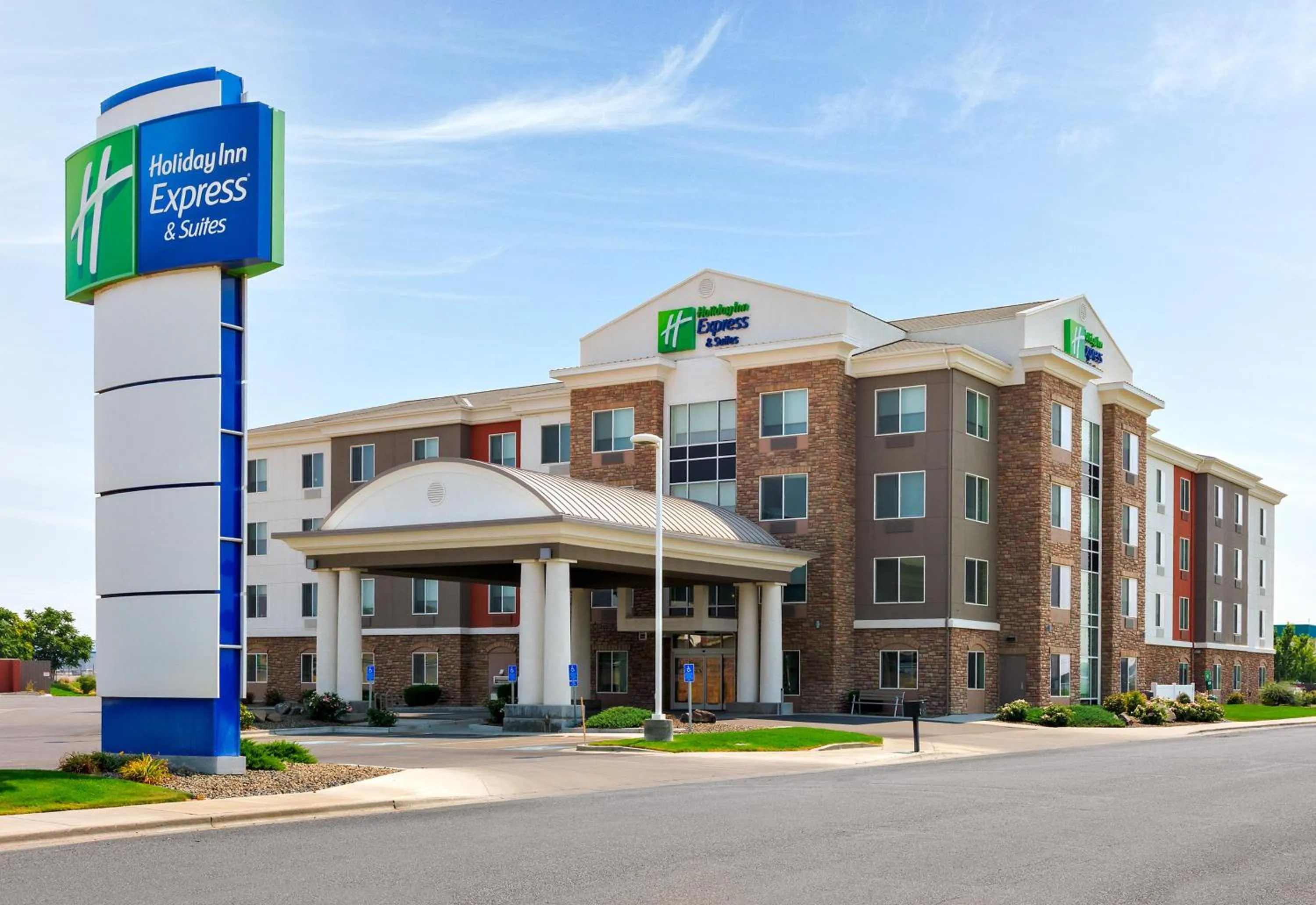Property building in Holiday Inn Express Hotel & Suites Ontario by IHG