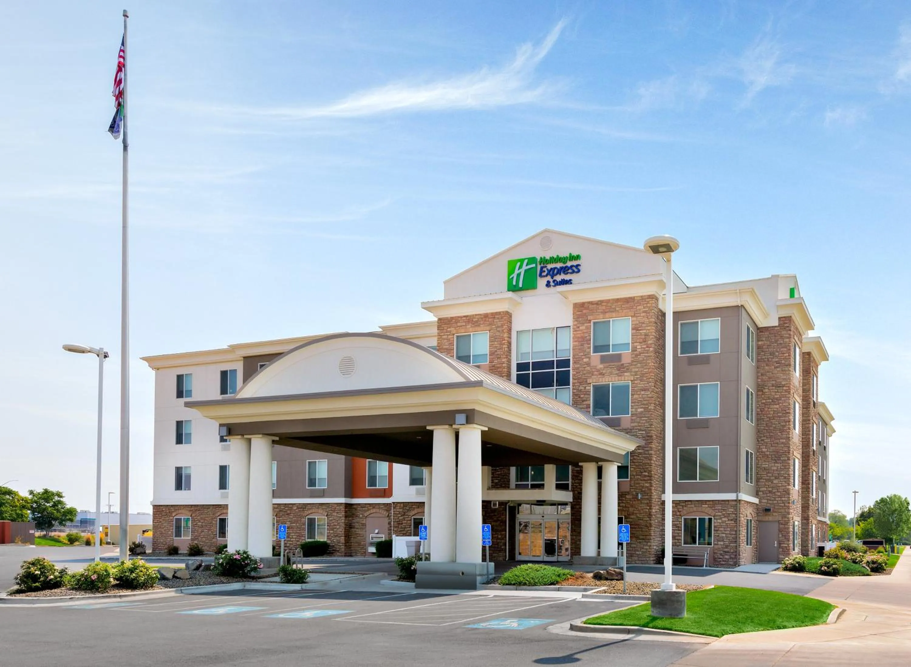 Property building in Holiday Inn Express Hotel & Suites Ontario by IHG
