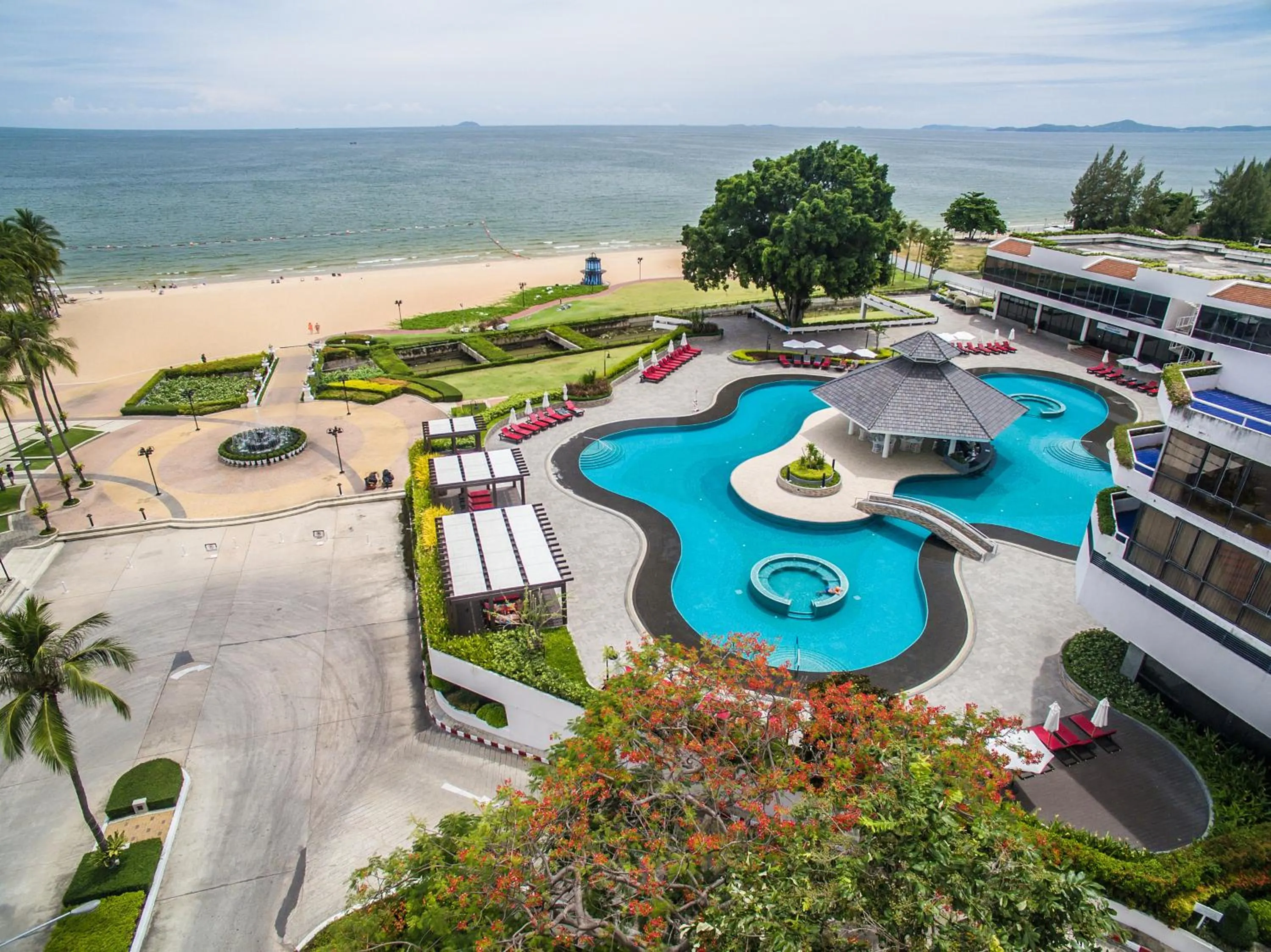 Swimming pool in Ambassador City Jomtien Ocean Wing - SHA Plus