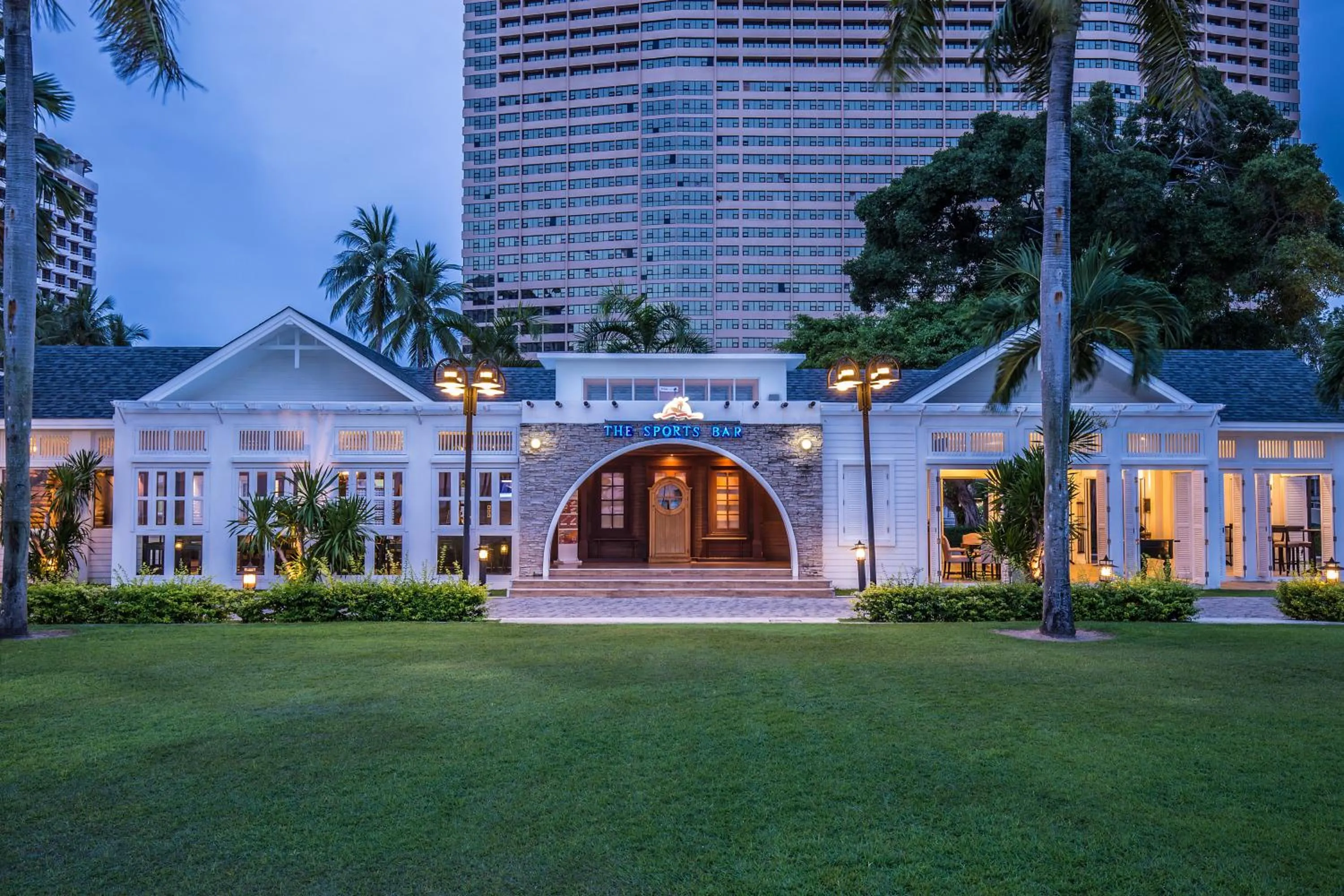 Restaurant/places to eat in Ambassador City Jomtien Ocean Wing - SHA Plus