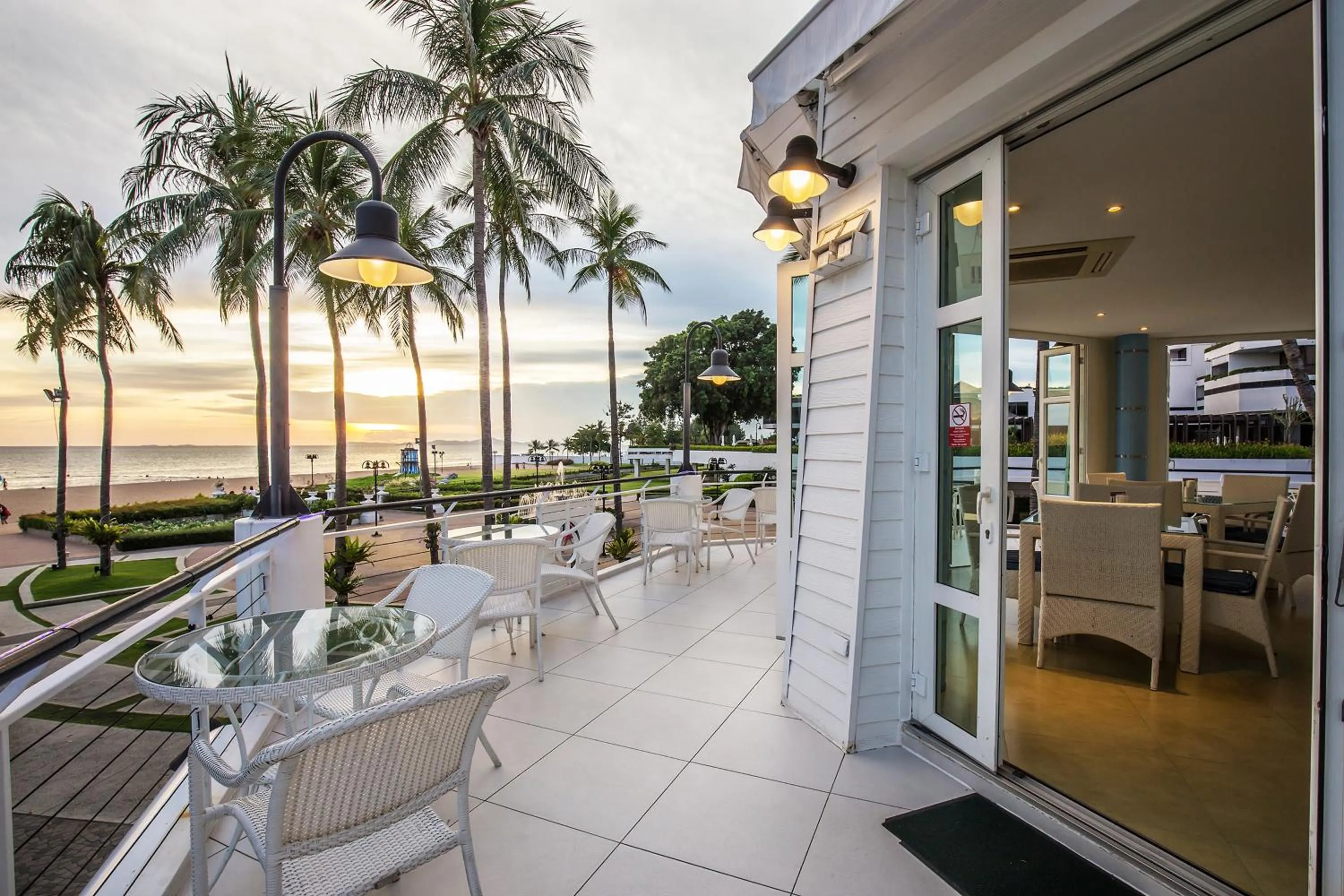 Restaurant/places to eat in Ambassador City Jomtien Ocean Wing - SHA Plus