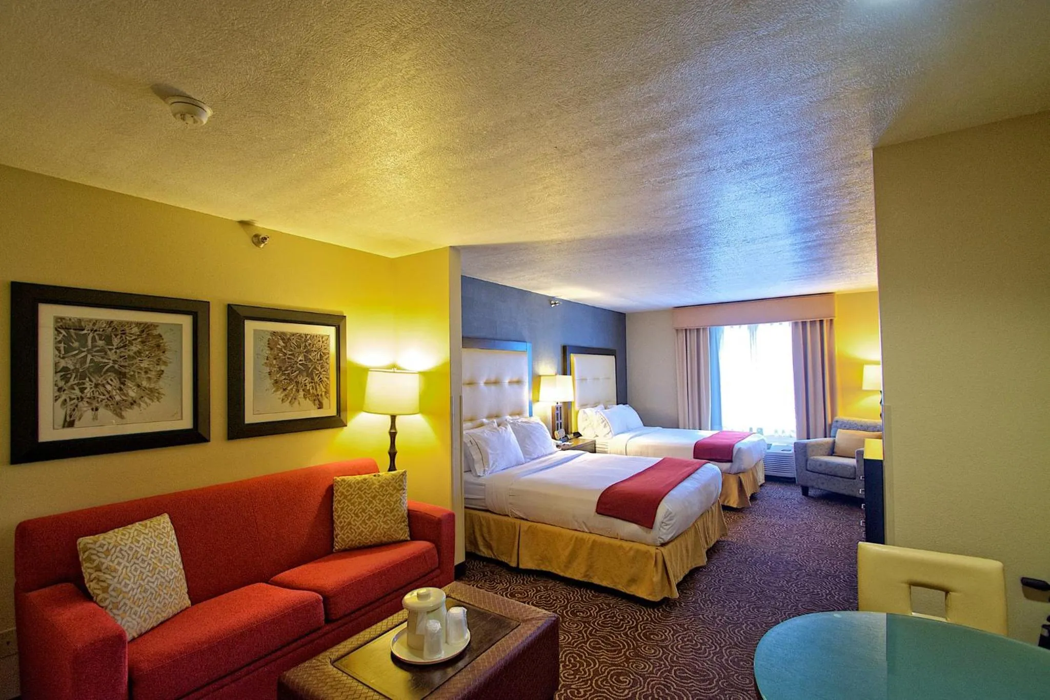 Photo of the whole room, Bed in Holiday Inn Express Ogden by IHG