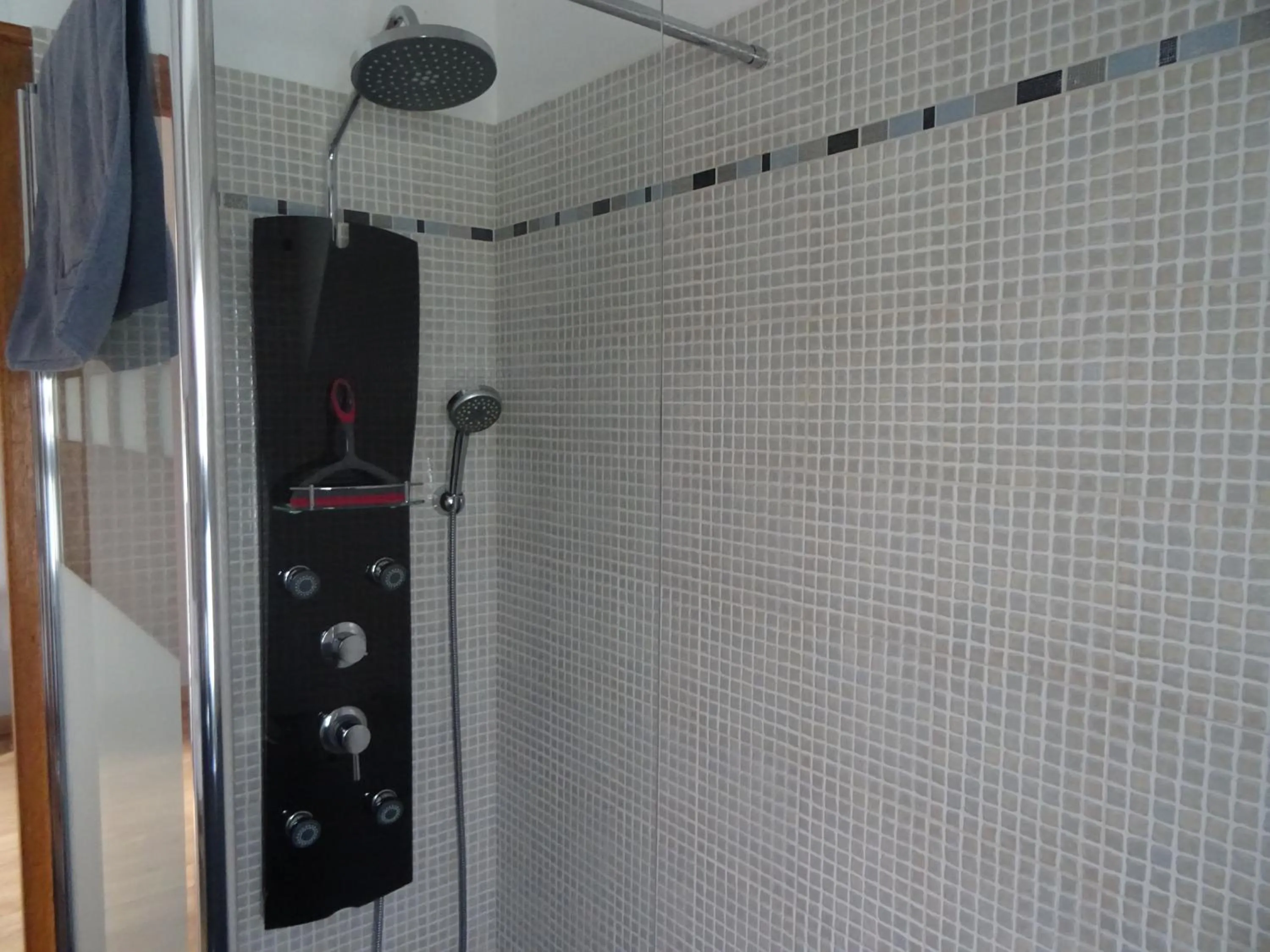 Shower in Cafecouet'Breizh