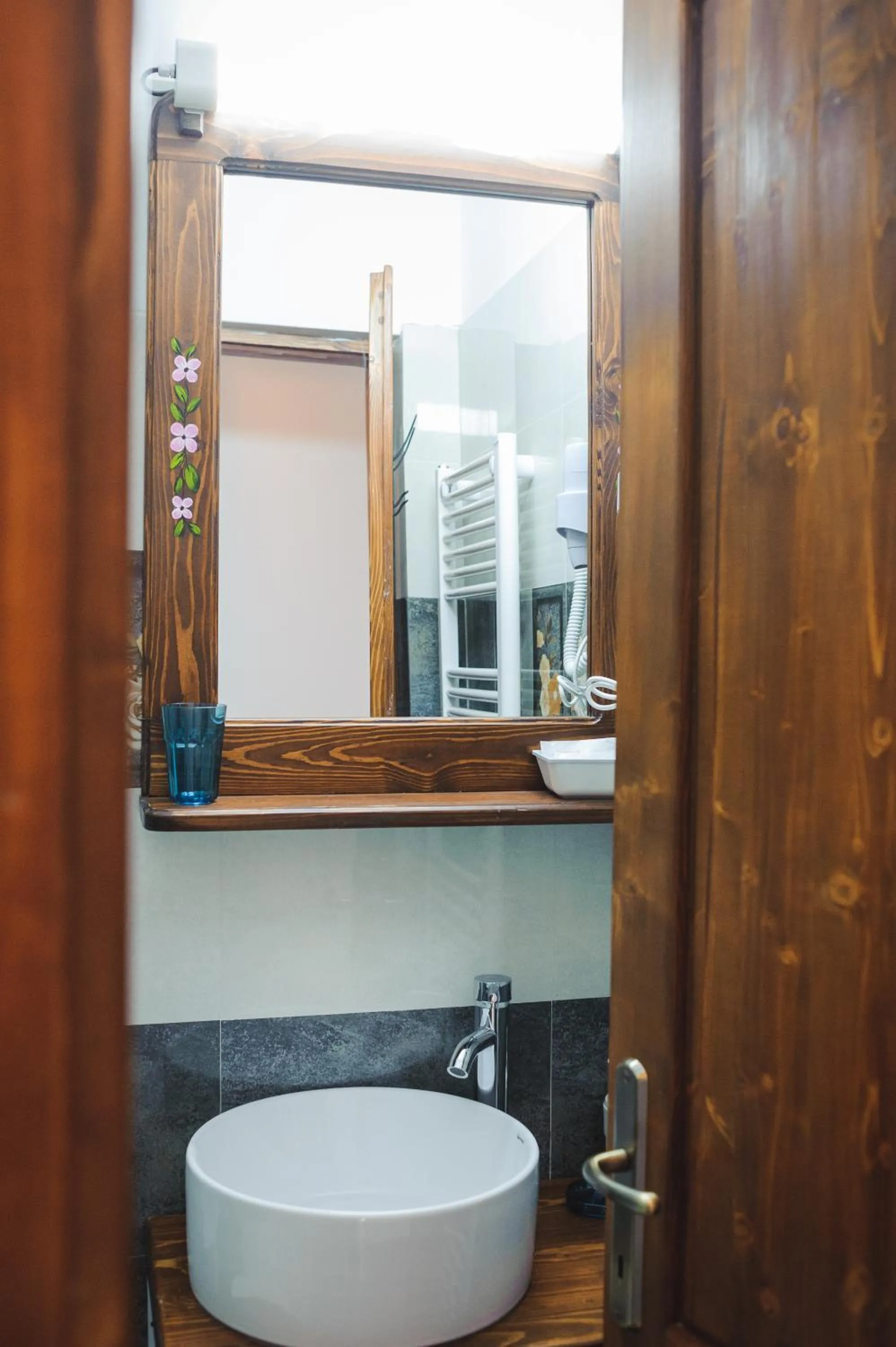 Bathroom in Pensiunea Geostar