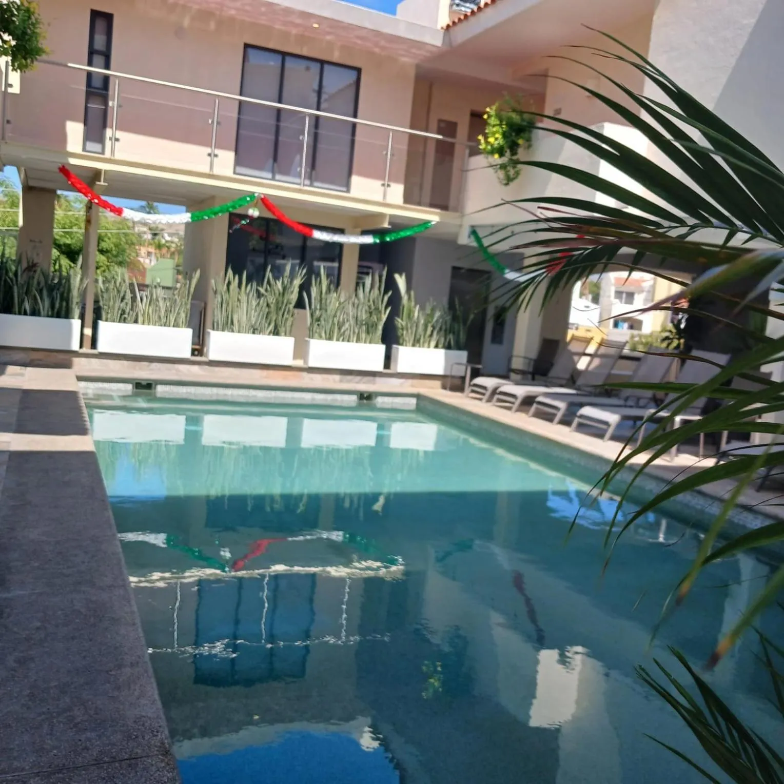 Swimming pool in Suites Las Palmas