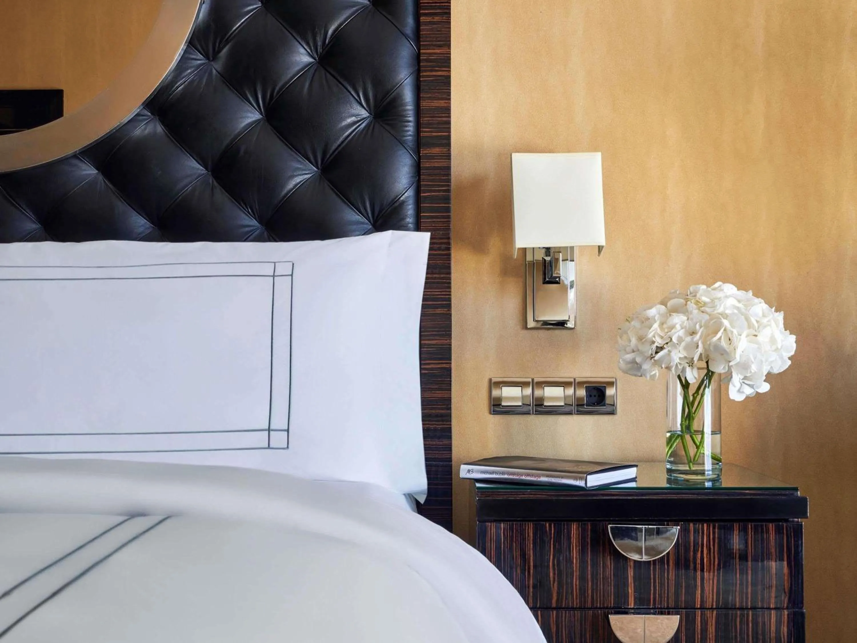 Bedroom, Bed in Fairmont Nile City