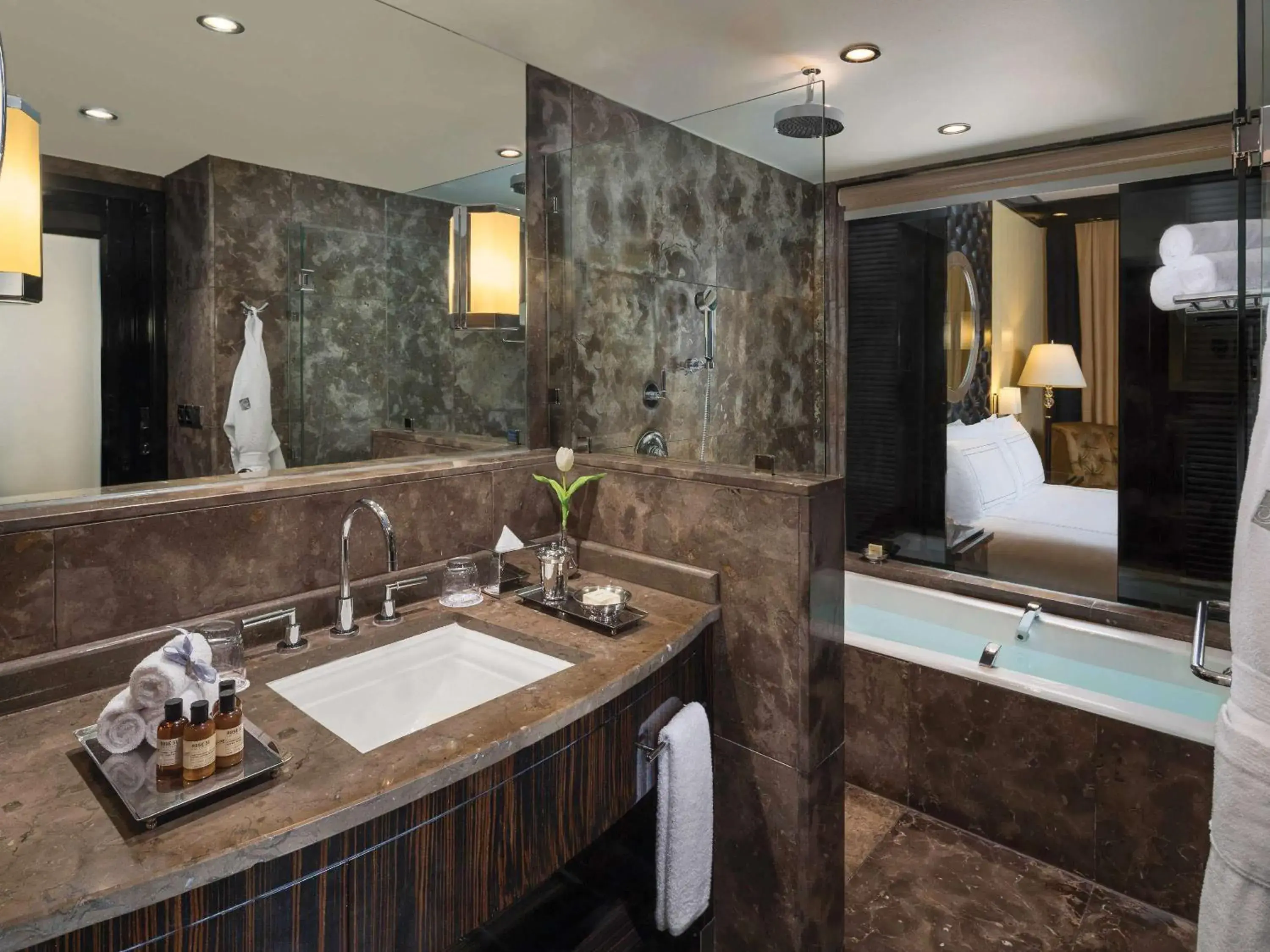 Deluxe Premier Room with Partial Nile View in Fairmont Nile City Deluxe Premier Room with Partial Nile View in Fairmont Nile City