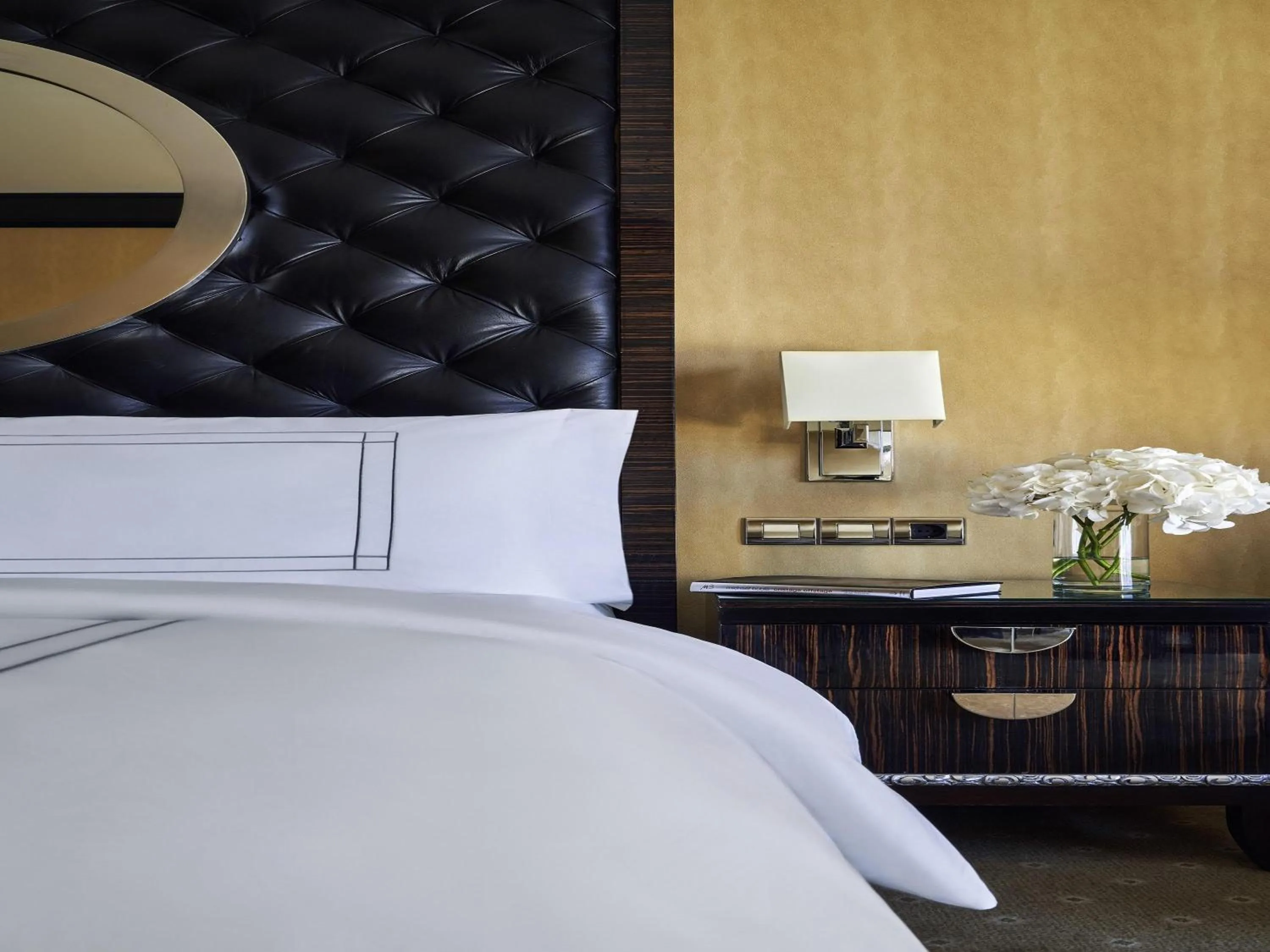 Bedroom, Bed in Fairmont Nile City