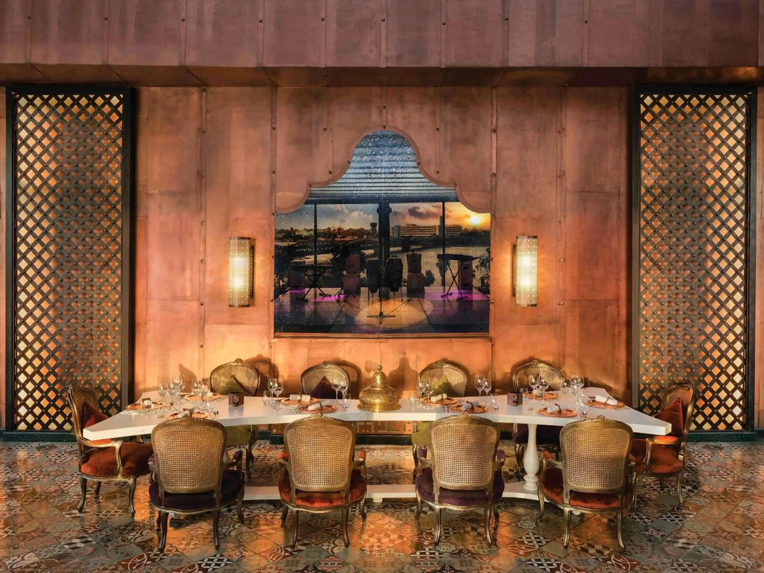 Restaurant/places to eat in Fairmont Nile City