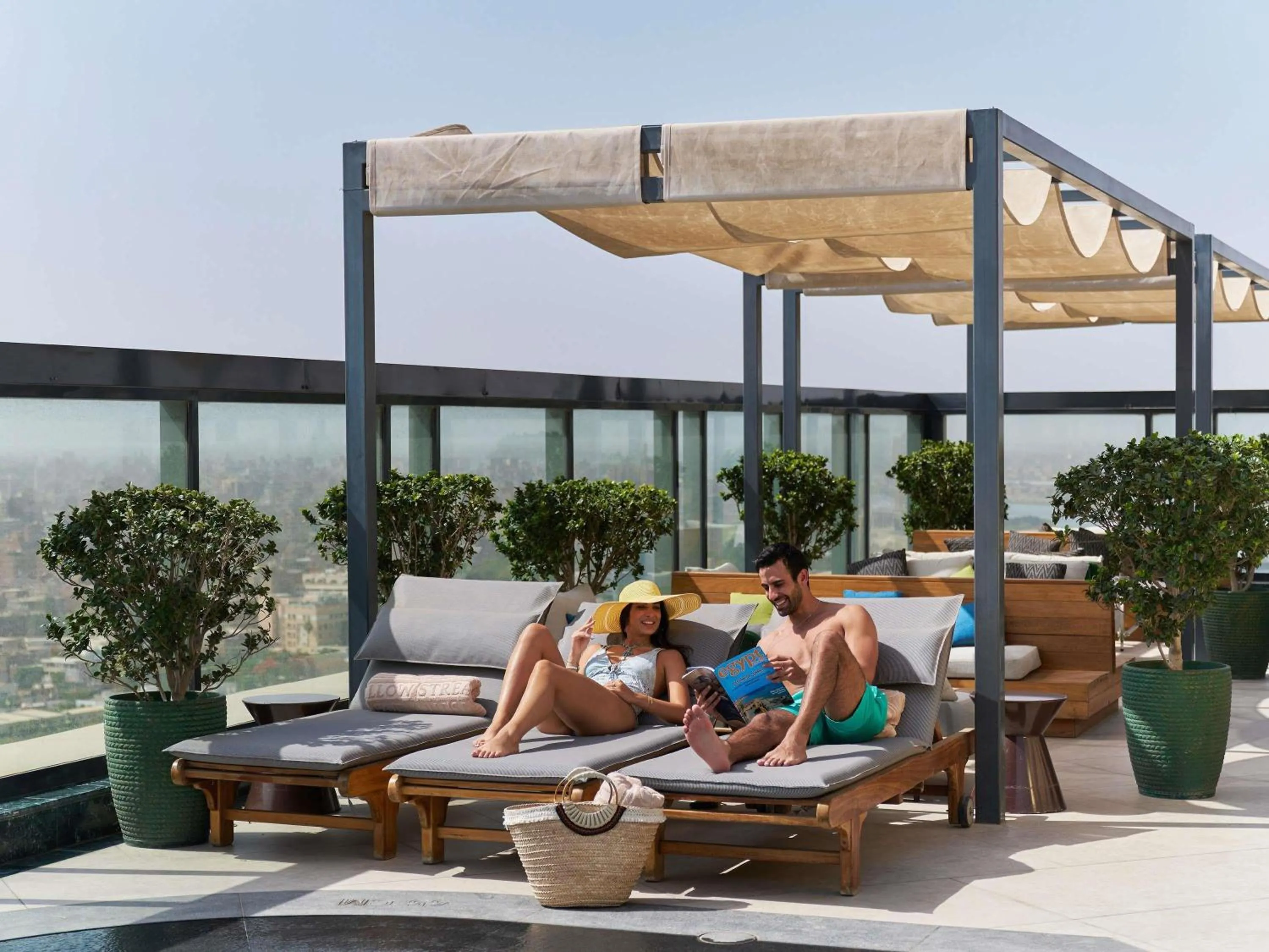 Lounge or bar in Fairmont Nile City