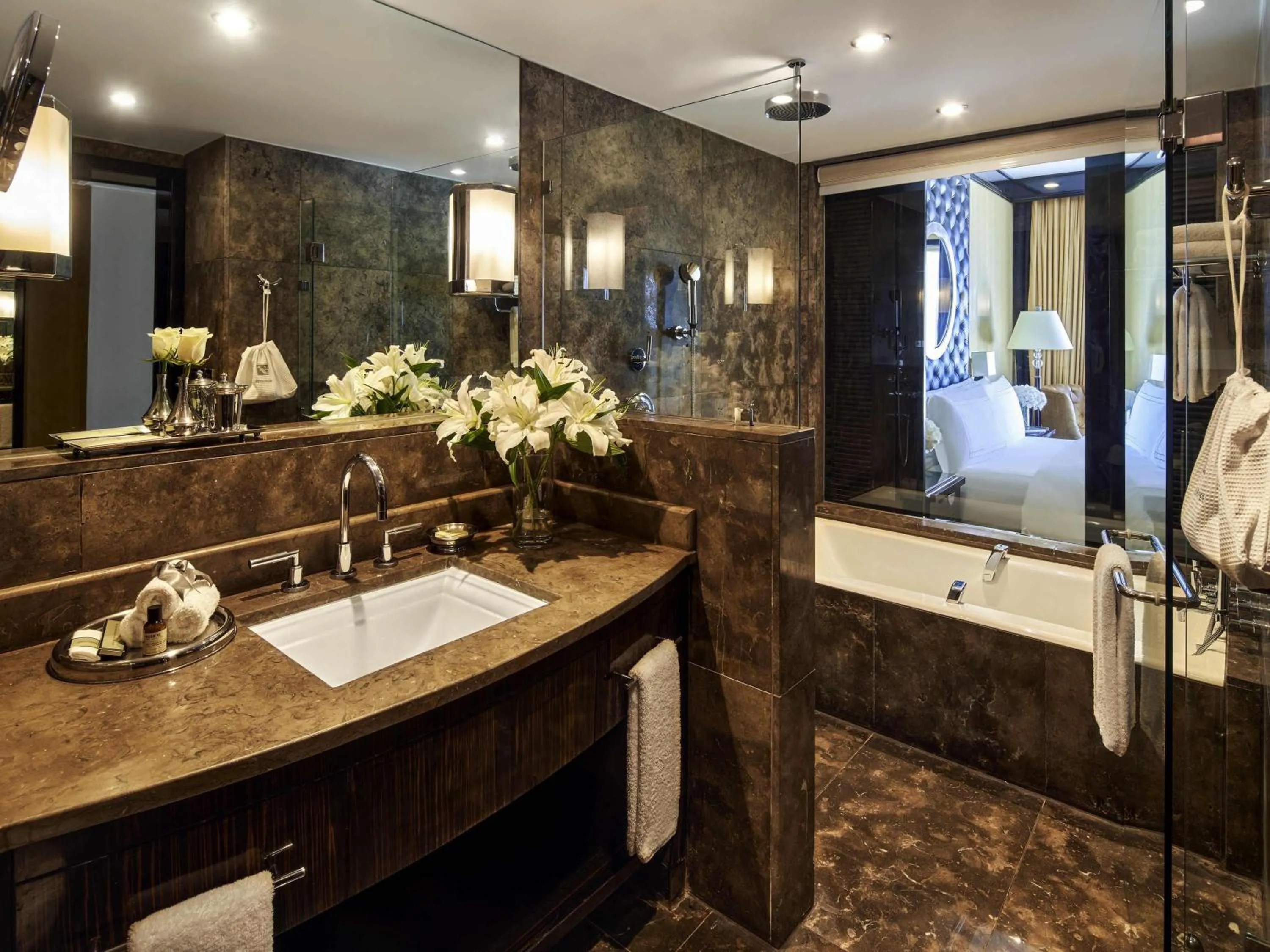 Bedroom in Fairmont Nile City